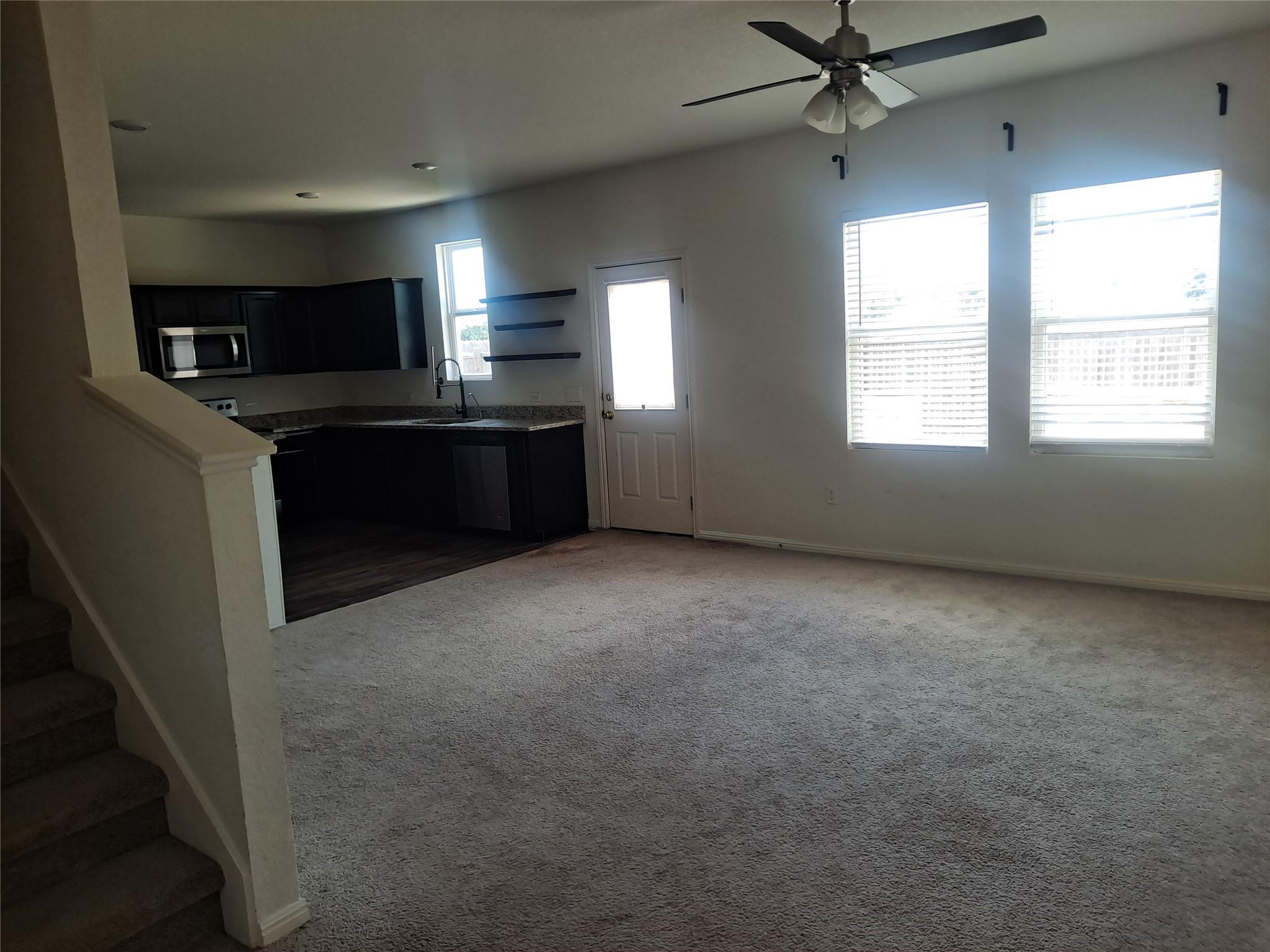 225 Rainey Dr Property Photo 4