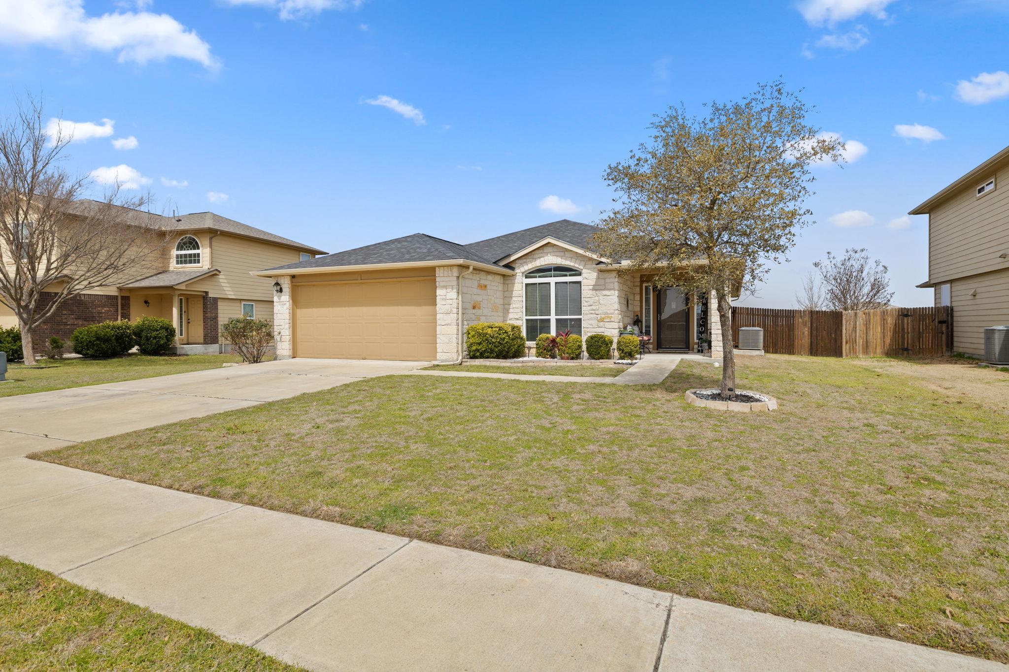 132 Sabine River Dr Property Photo