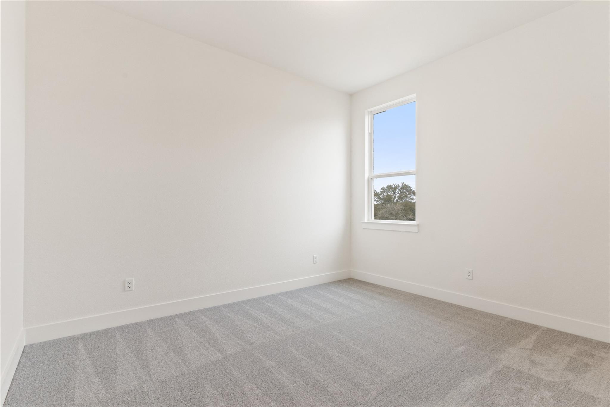 528 Redding Way Property Photo 7