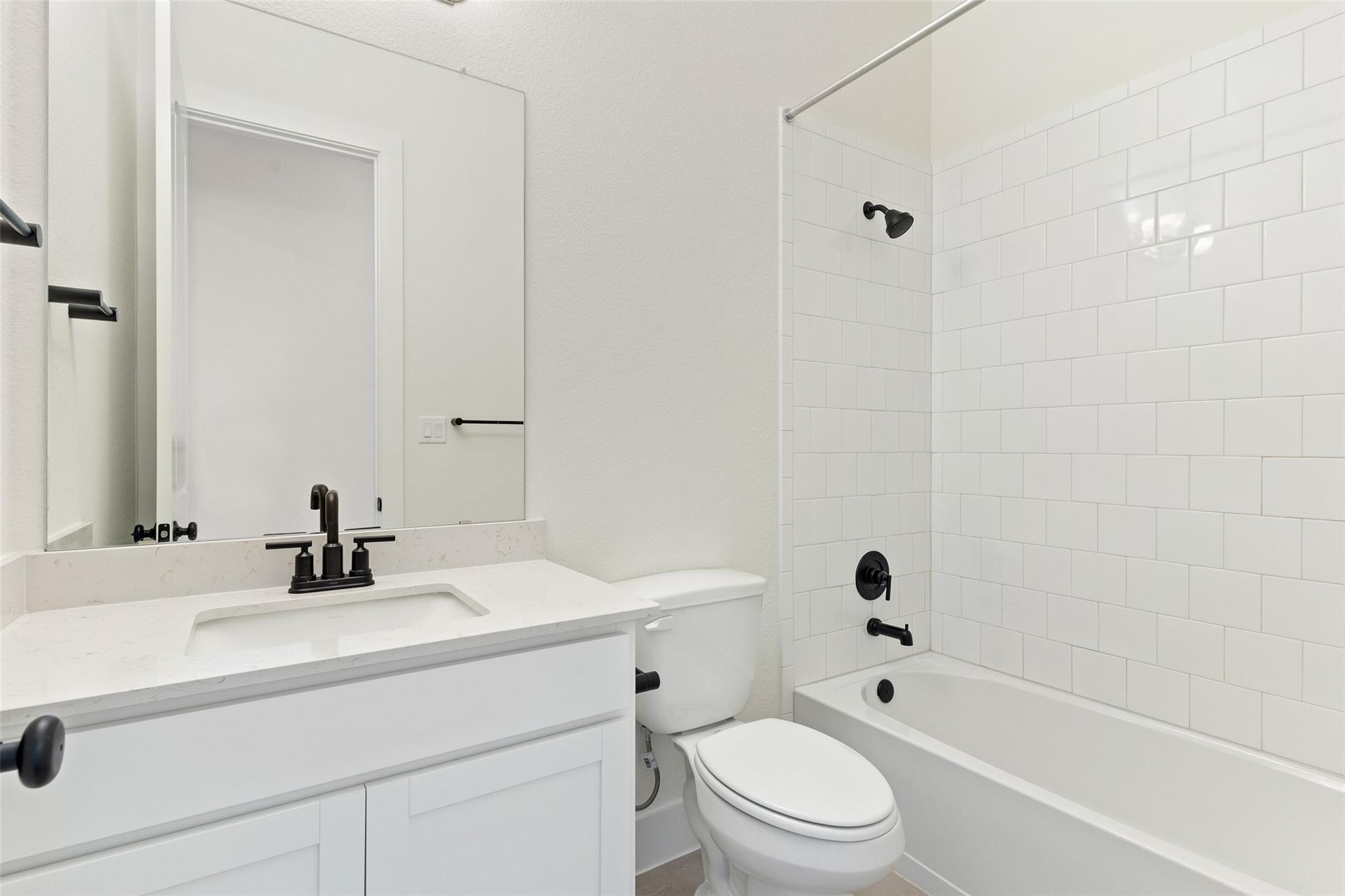 528 Redding Way Property Photo 8