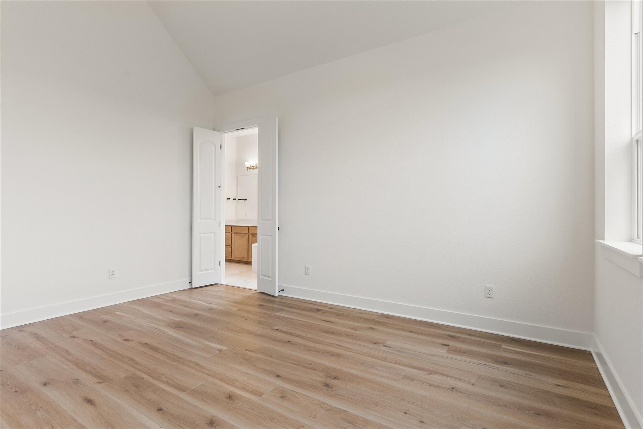 528 Redding Way Property Photo 22