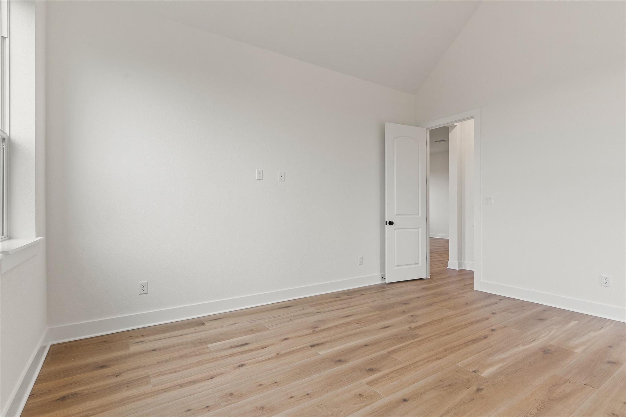 528 Redding Way Property Photo 23
