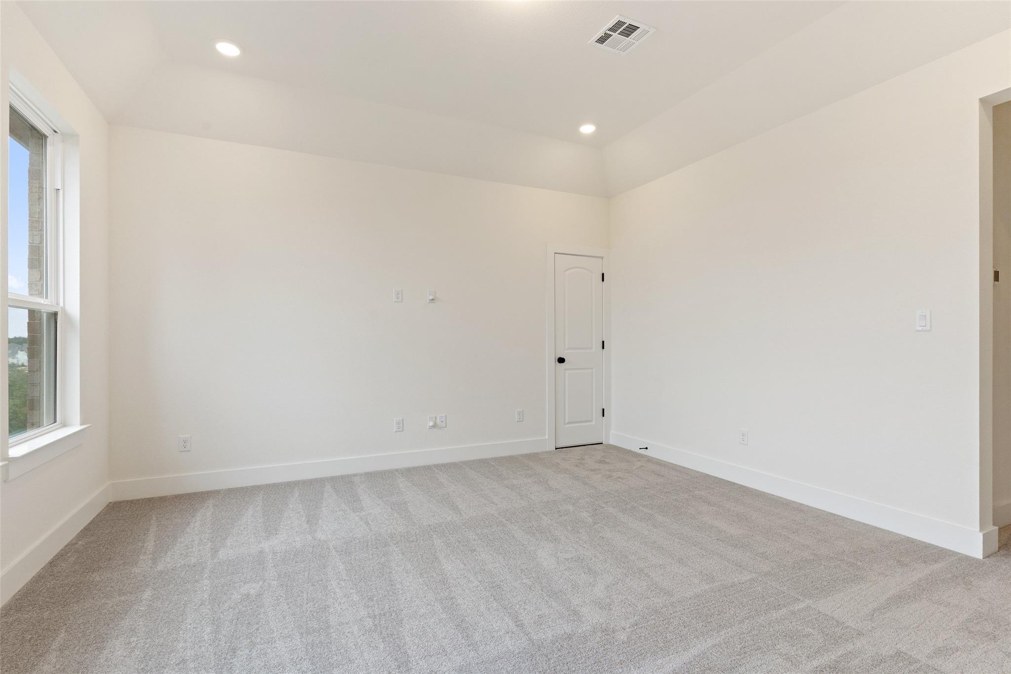 528 Redding Way Property Photo 28