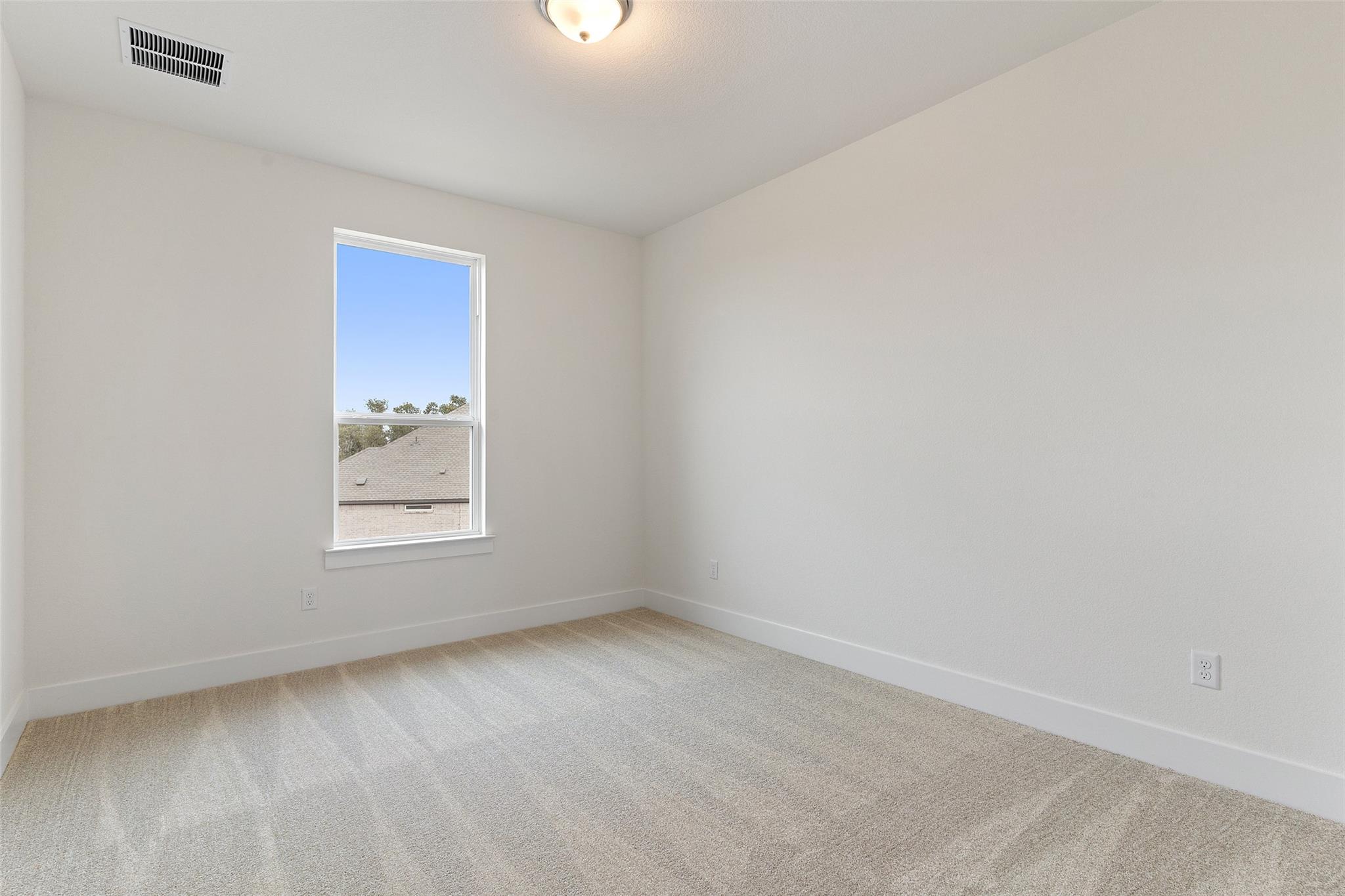 528 Redding Way Property Photo 32