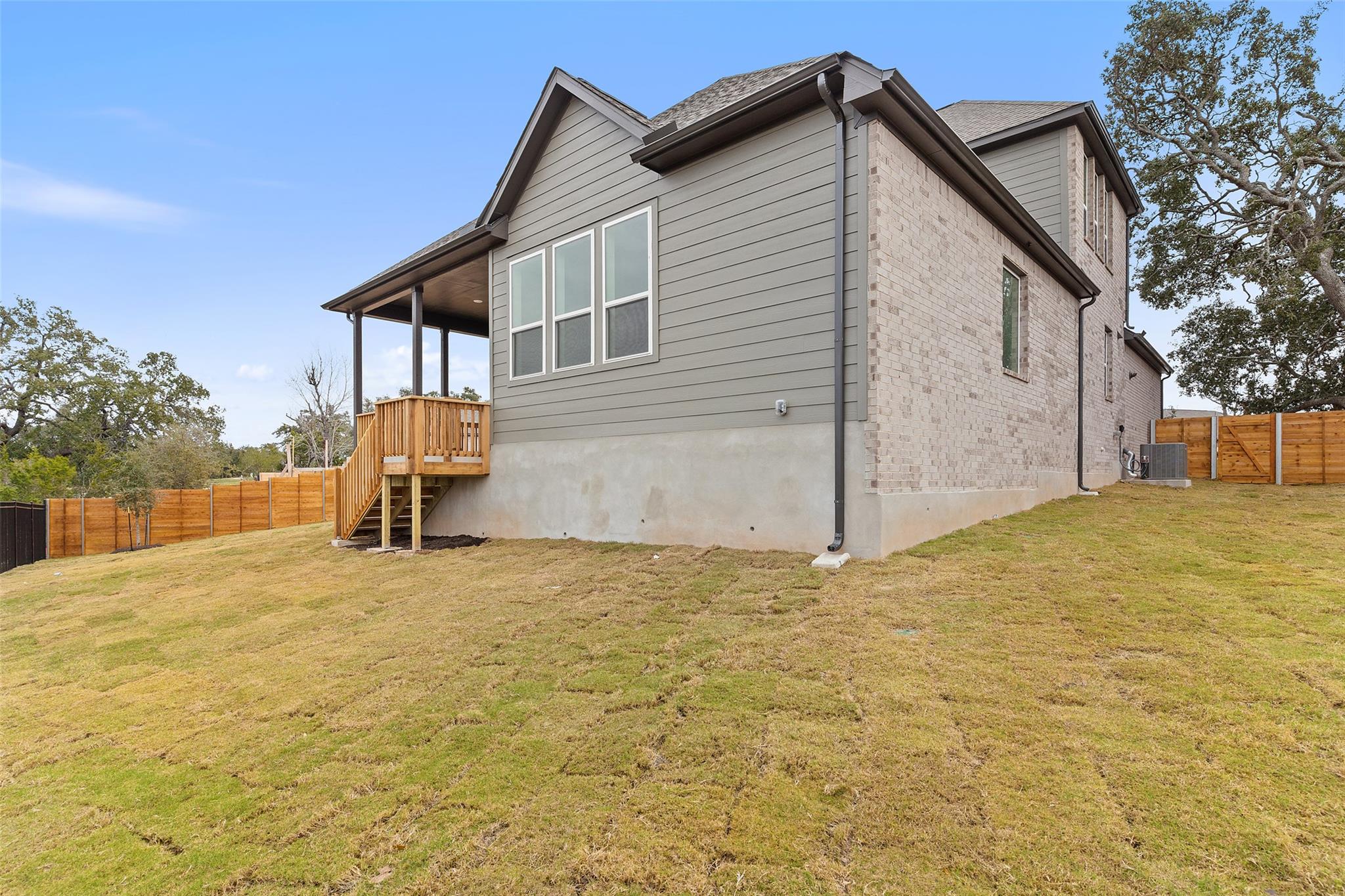 528 Redding Way Property Photo 34