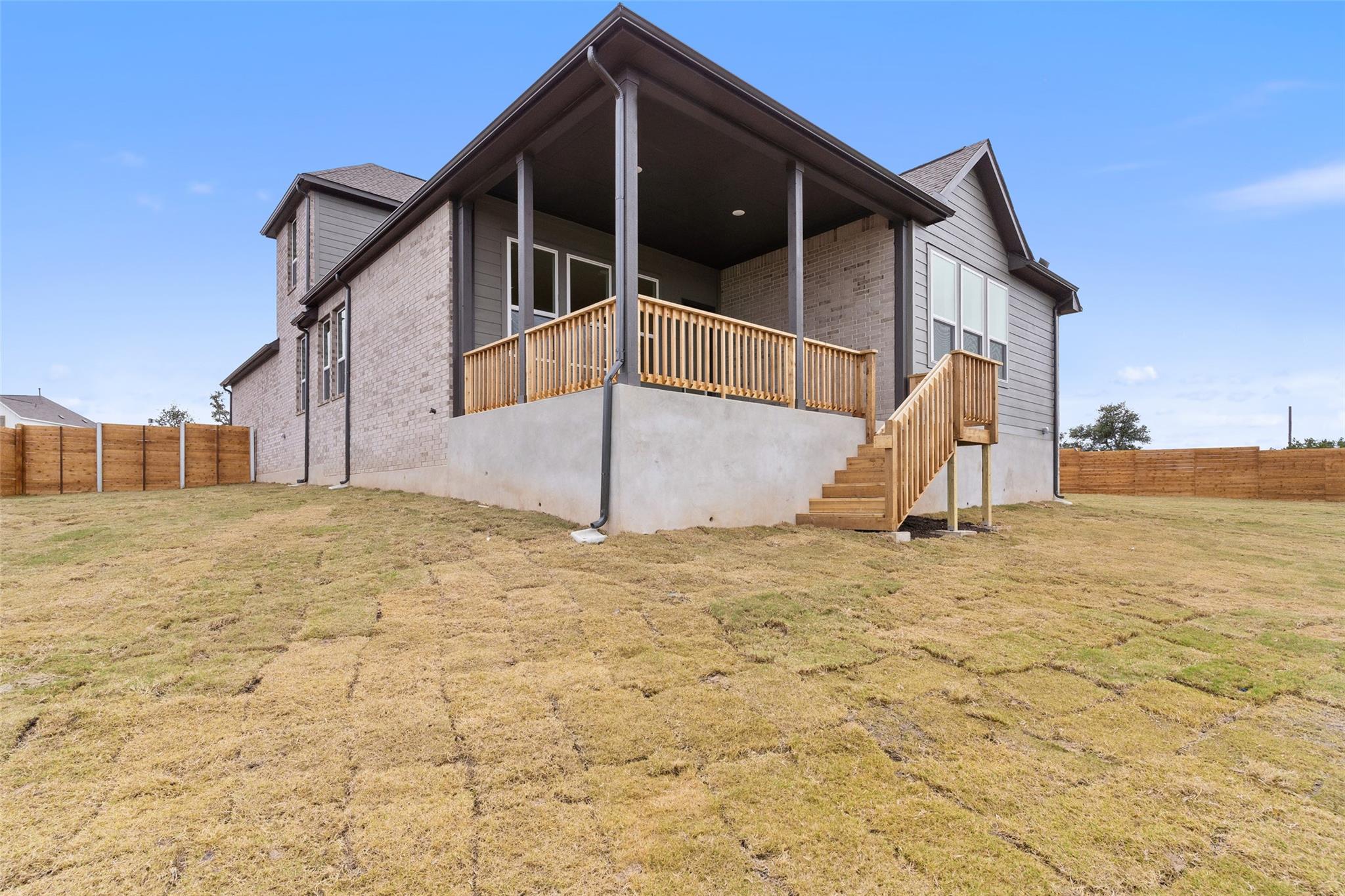 528 Redding Way Property Photo 35
