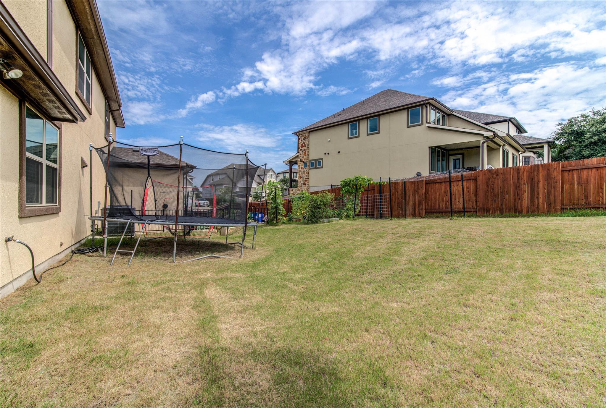 15621 Cabrillo Way Property Photo 3