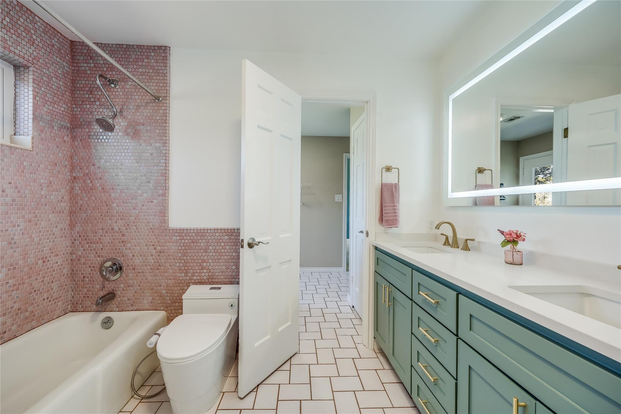 8004 Golden Oaks Ln Property Photo 25