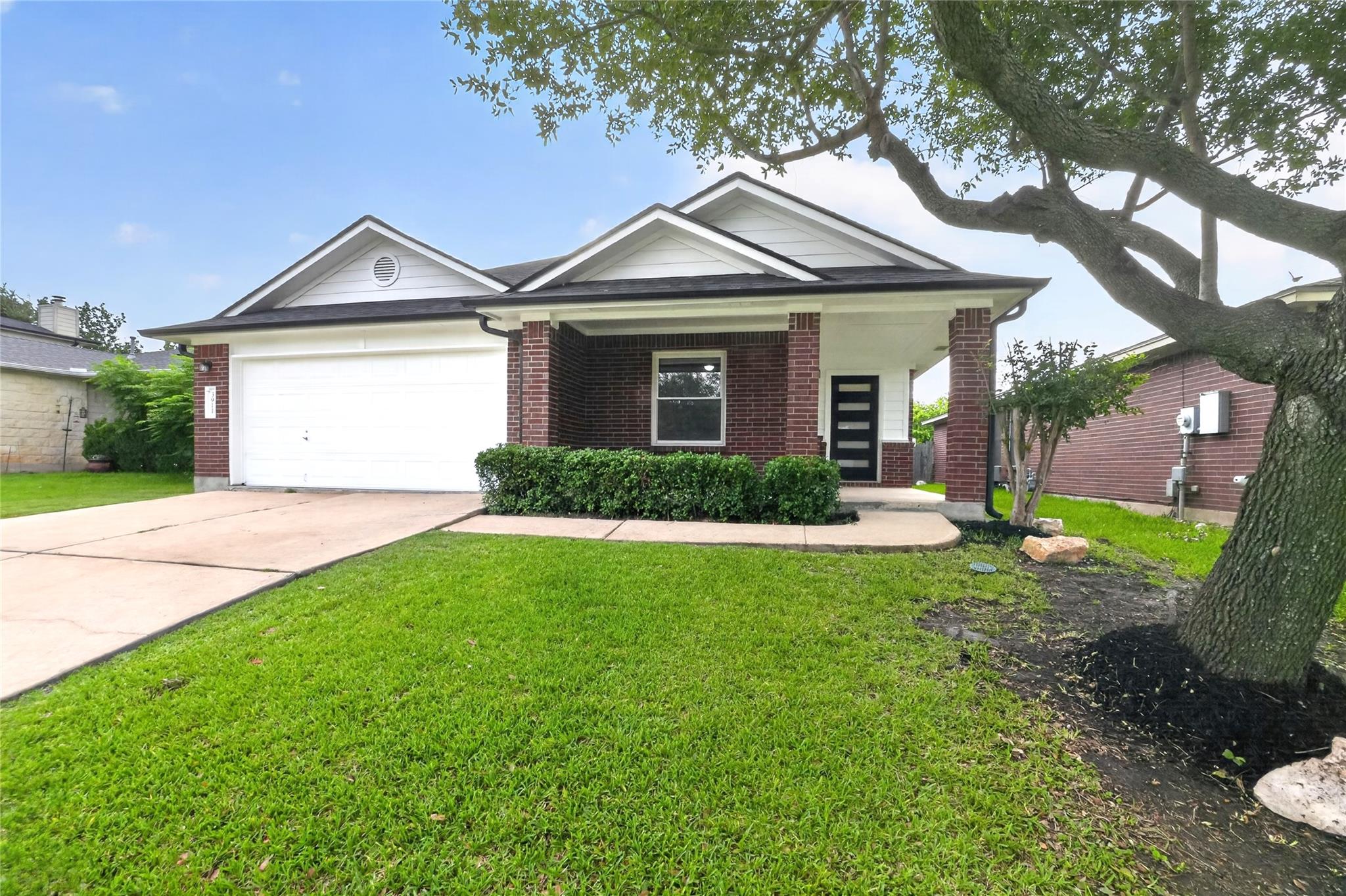 3911 Haleys Way Property Photo 1