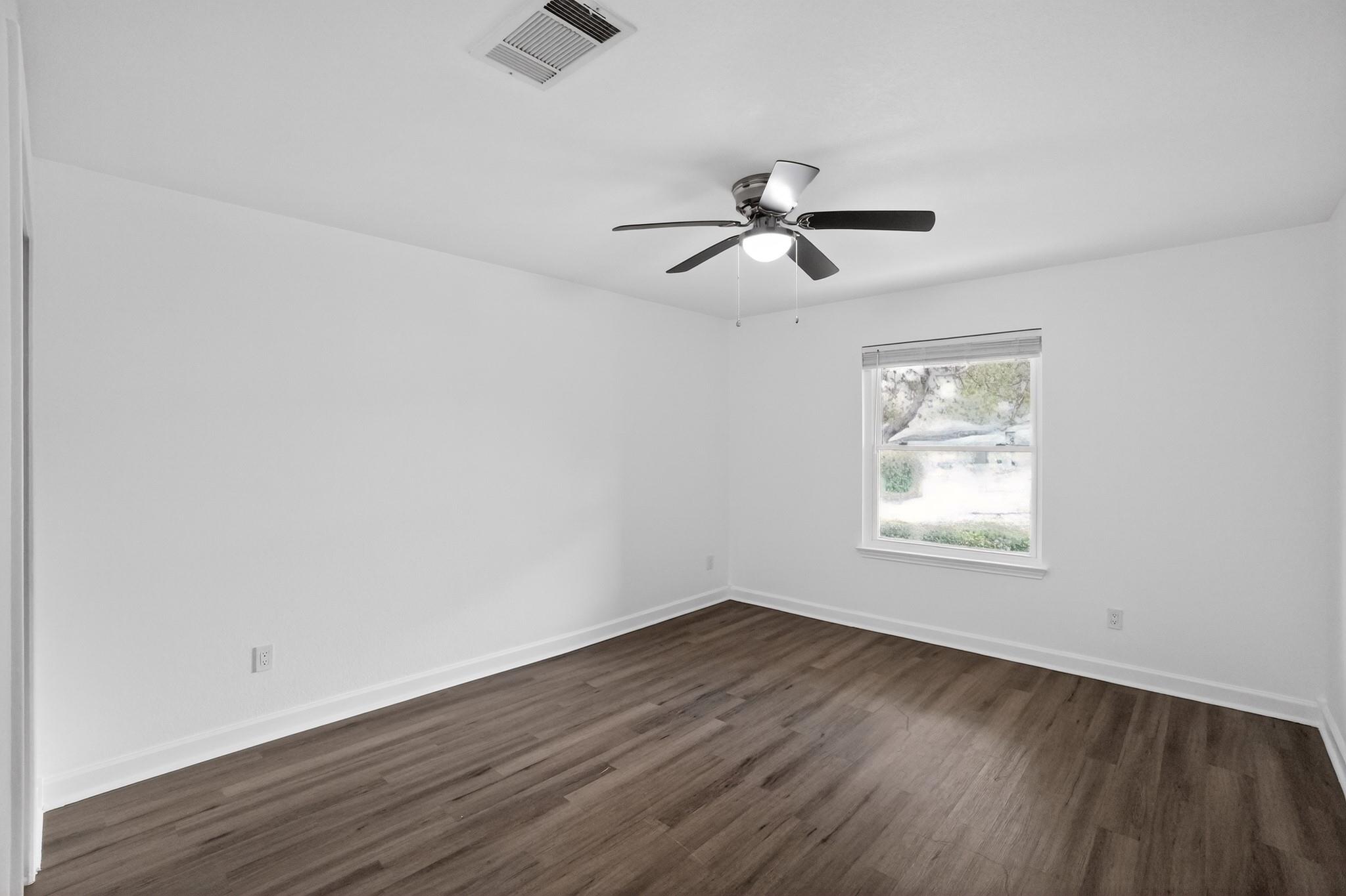 3911 Haleys Way Property Photo 17