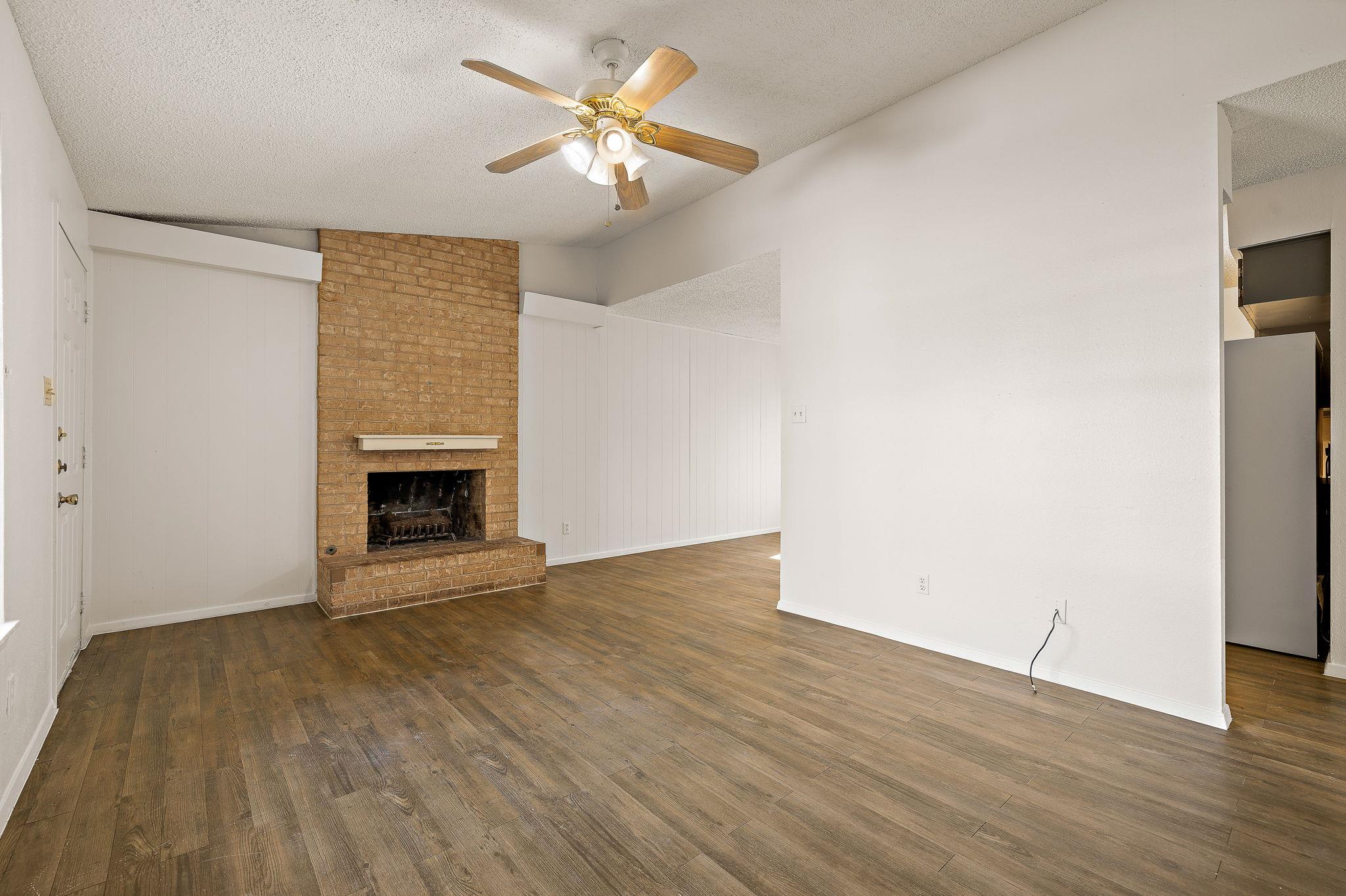 2402 Cottonwood Dr Property Photo 4