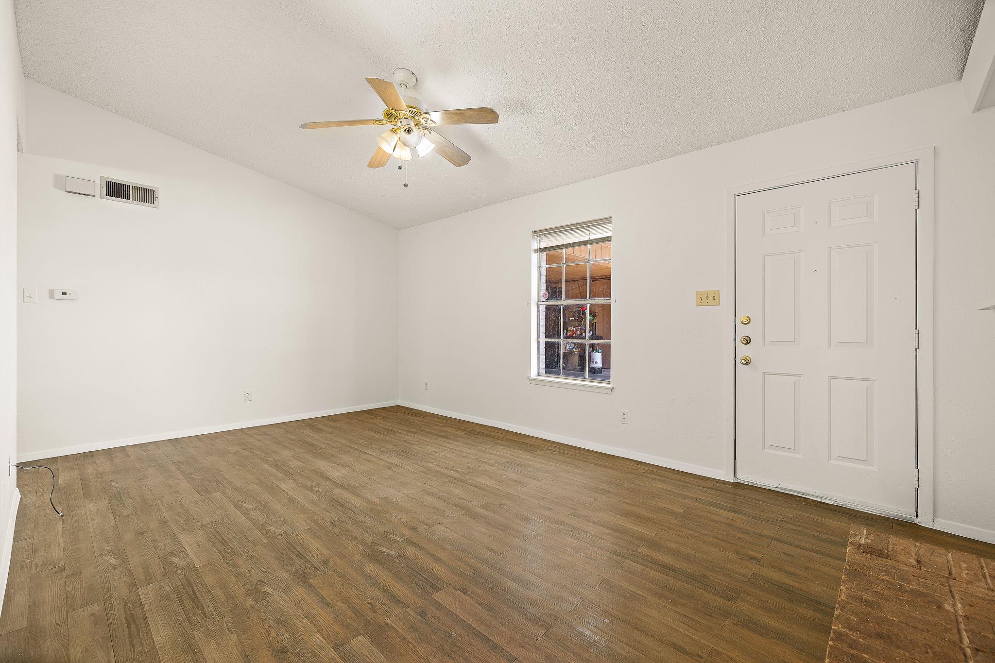 2402 Cottonwood Dr Property Photo 5