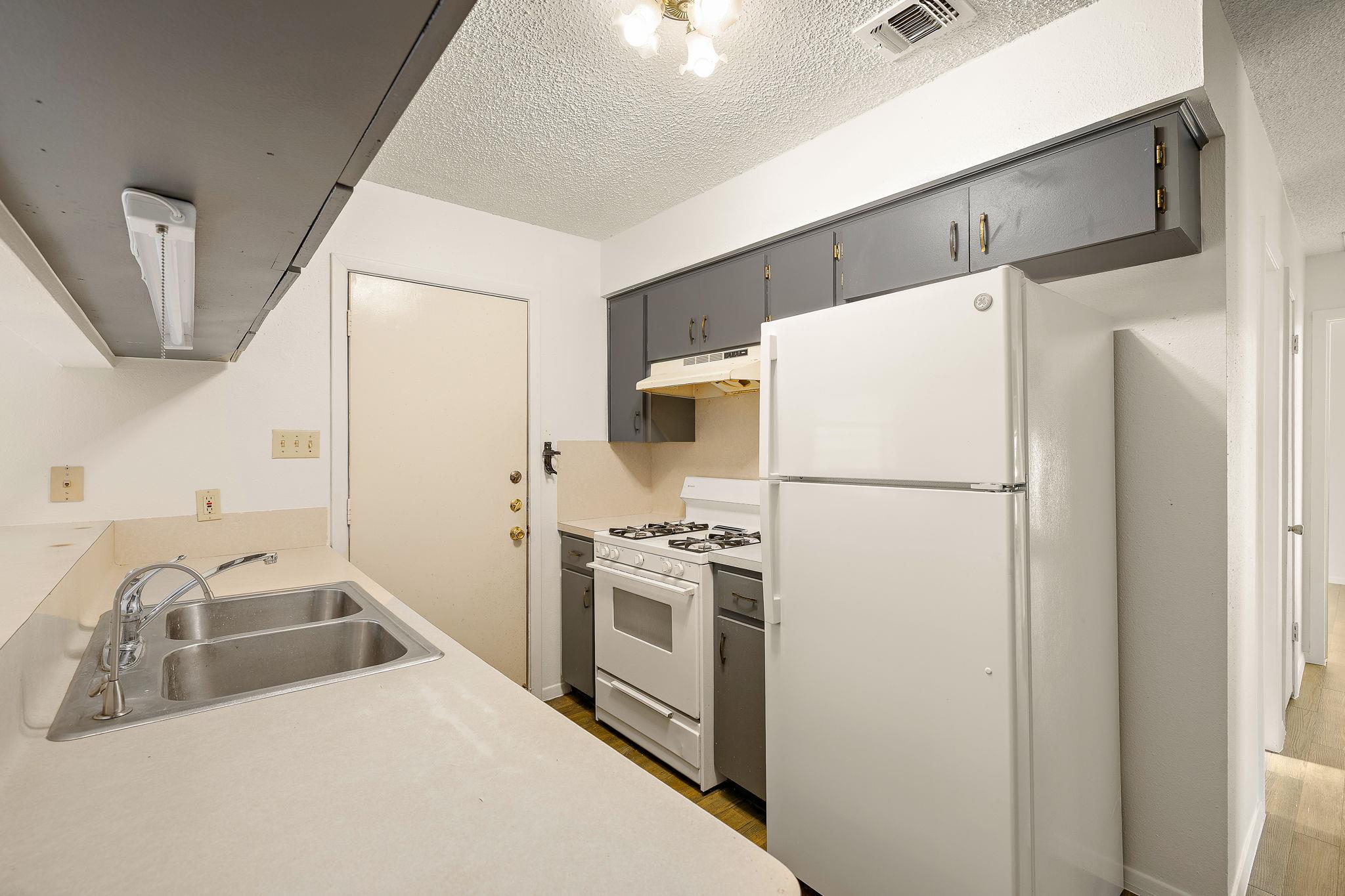 2402 Cottonwood Dr Property Photo 9