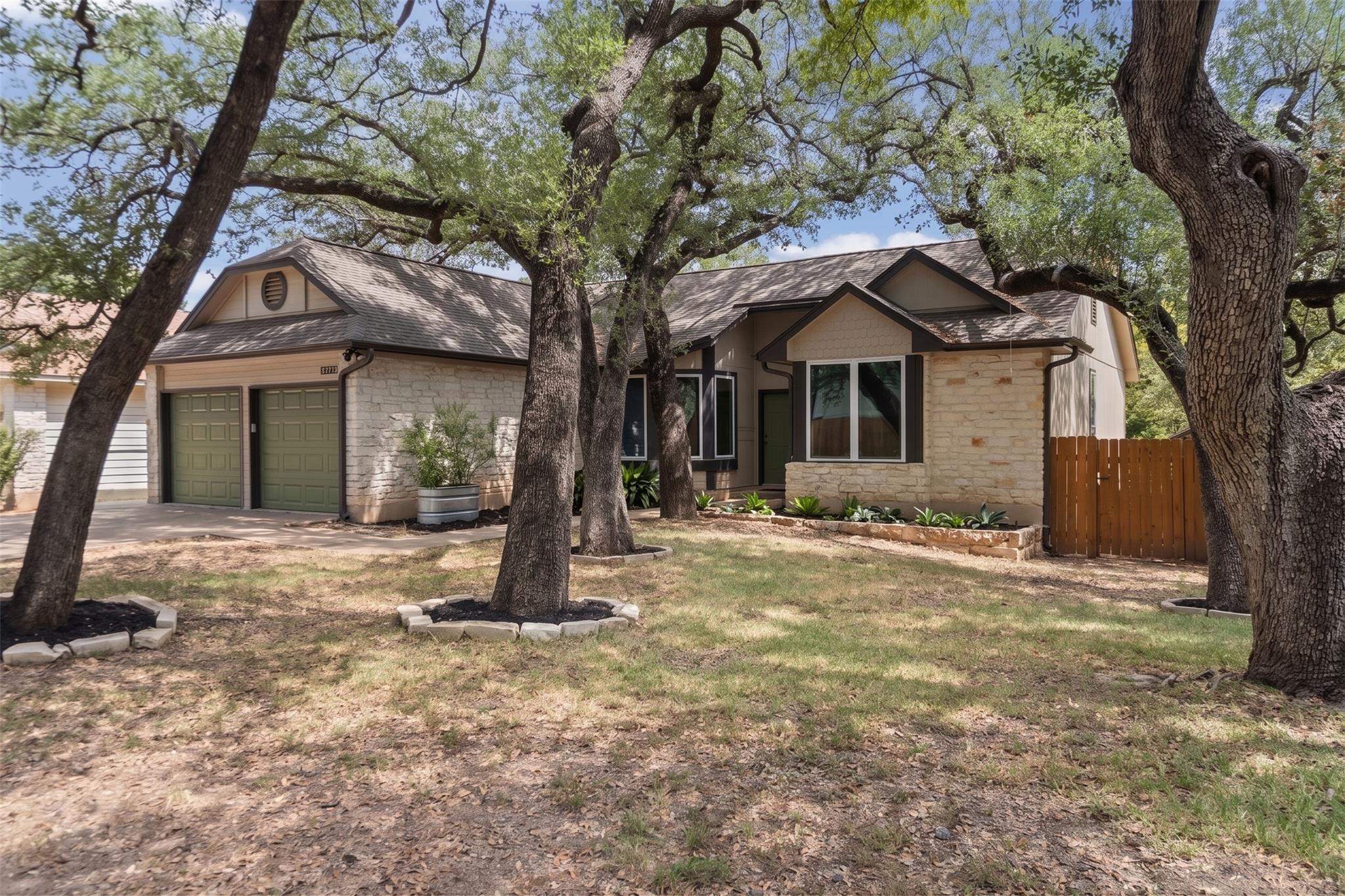 13201 Briar Hollow Dr Property Photo 2