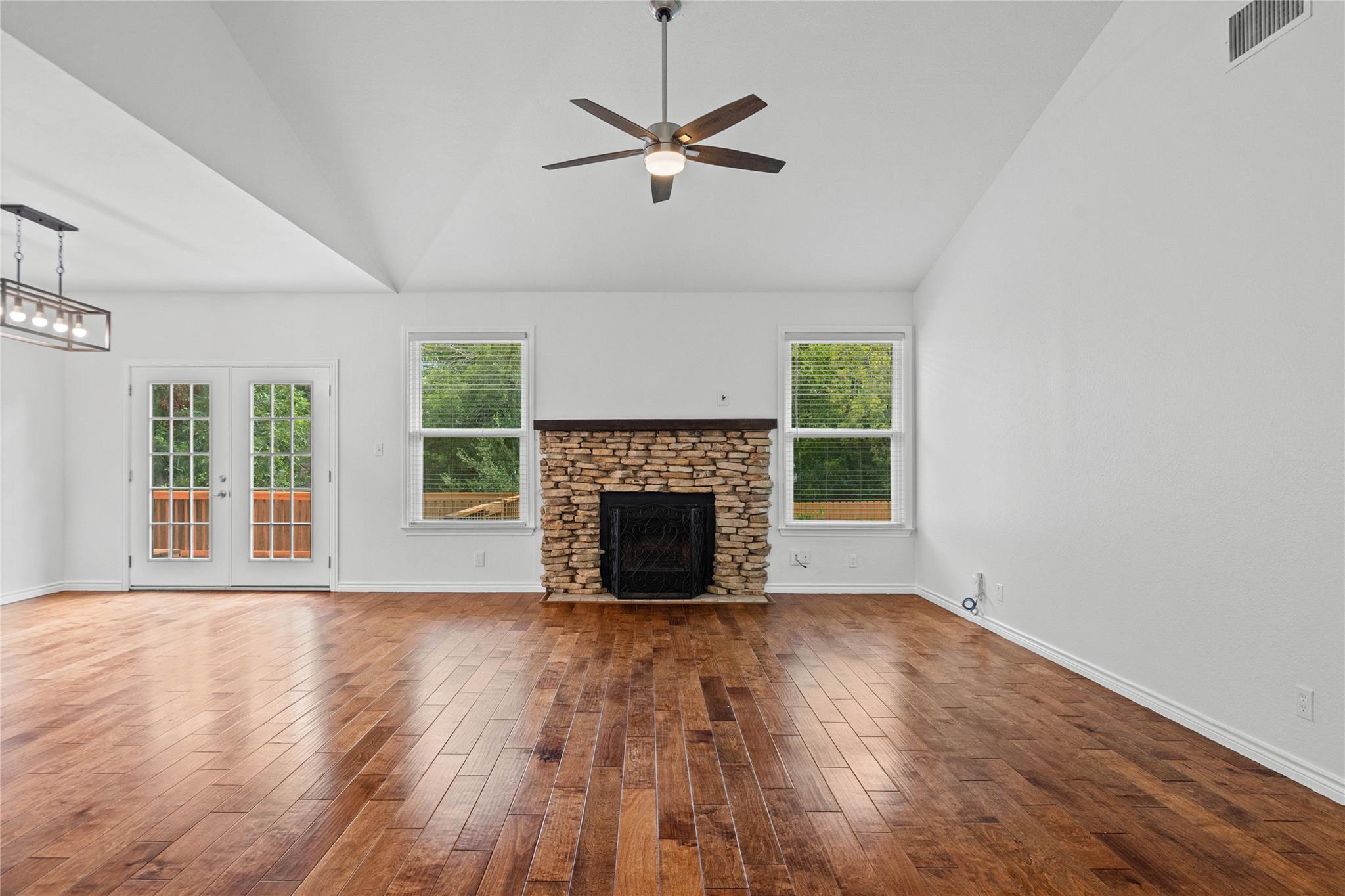 13201 Briar Hollow Dr Property Photo 5