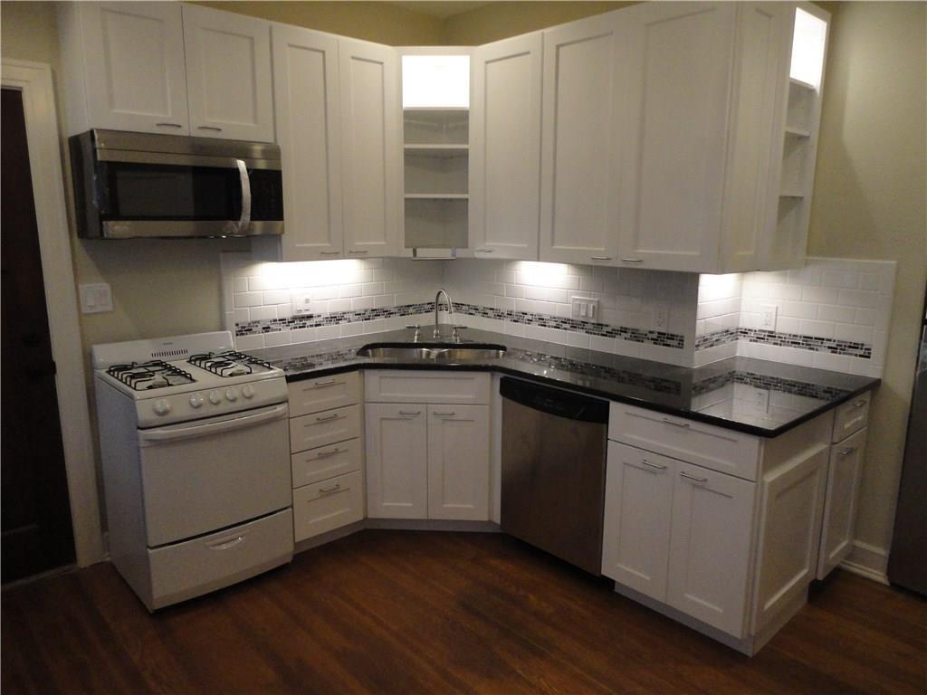 311 Moore Blvd #b Property Photo 3
