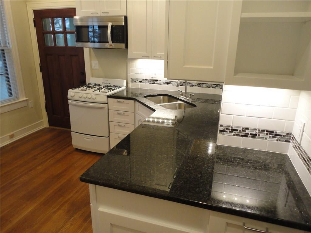 311 Moore Blvd #b Property Photo 4