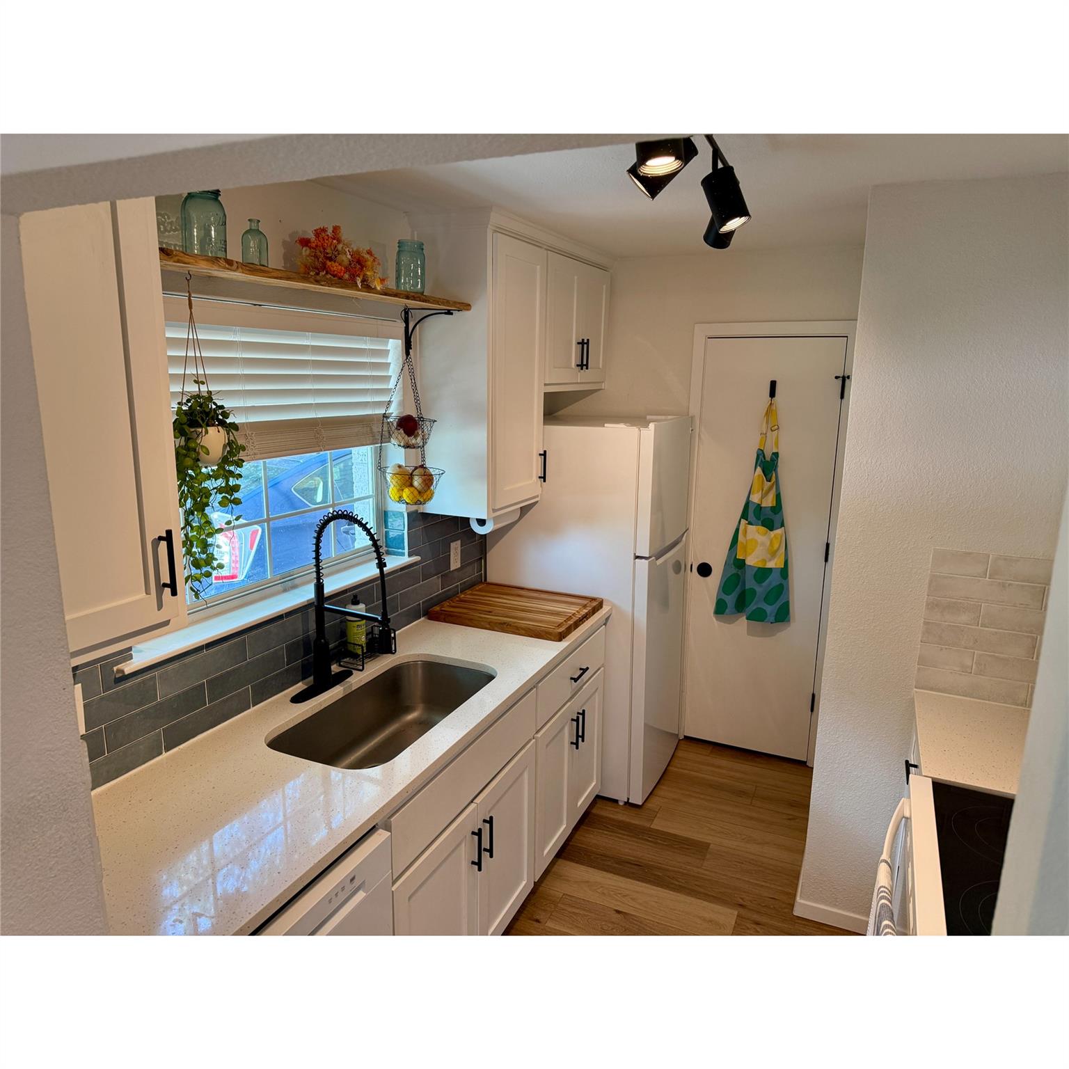 700 Nelray Blvd #1 Property Photo 15