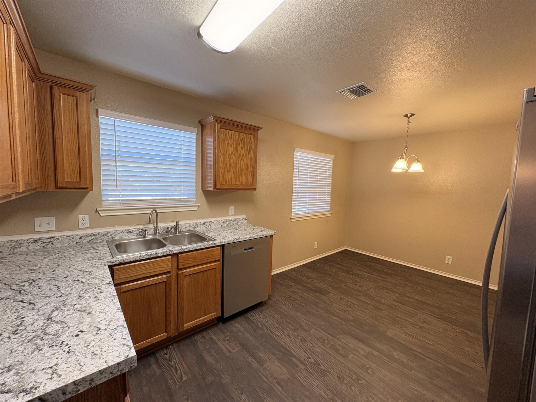 6808 Sabrina Dr Property Photo 5