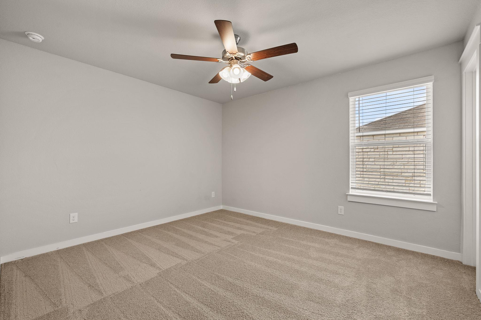 2233 Calvert Dr Property Photo 27