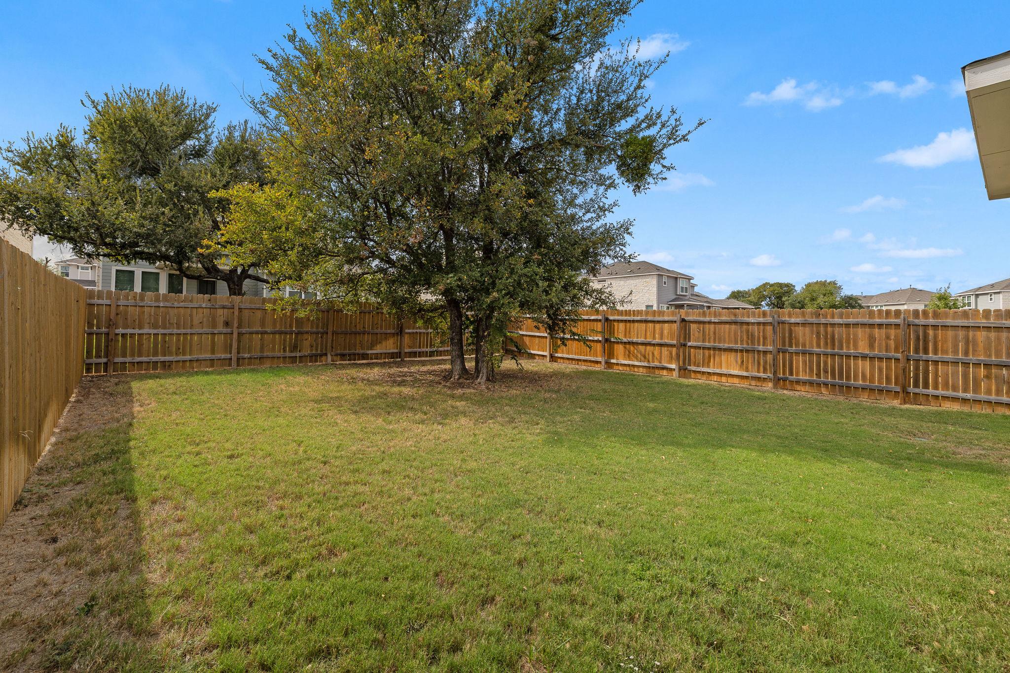 2233 Calvert Dr Property Photo 31