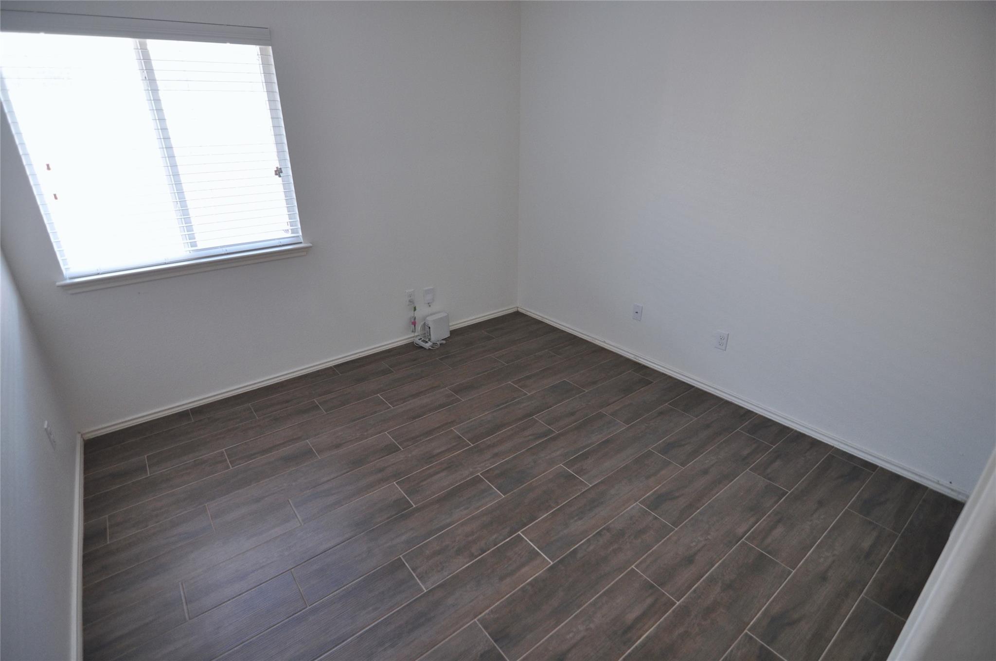 2704 Hearthsong Loop Property Photo 6