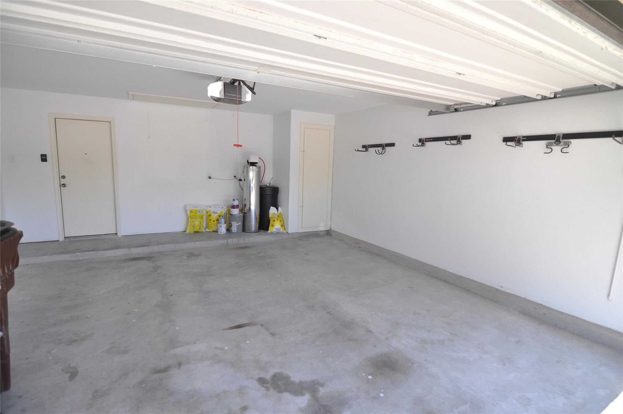 2704 Hearthsong Loop Property Photo 16