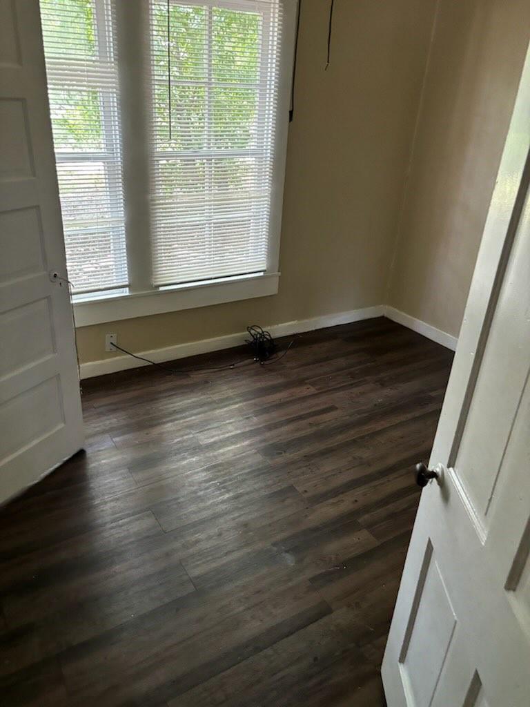 111 White Oak St Property Photo 5