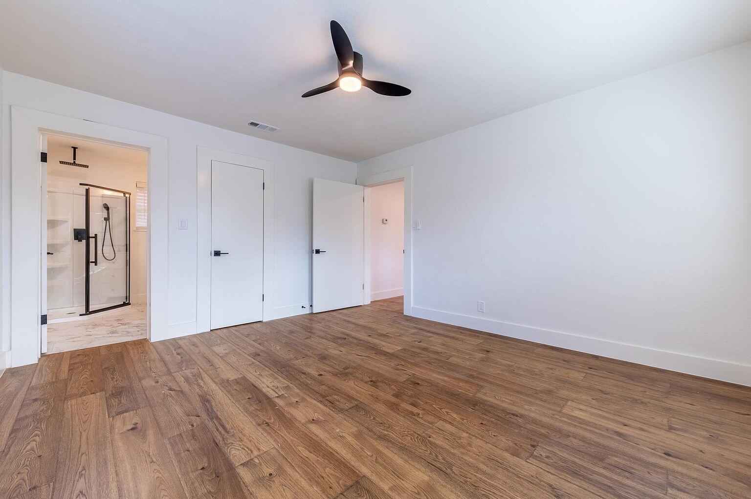 1614 Holly St Property Photo 8