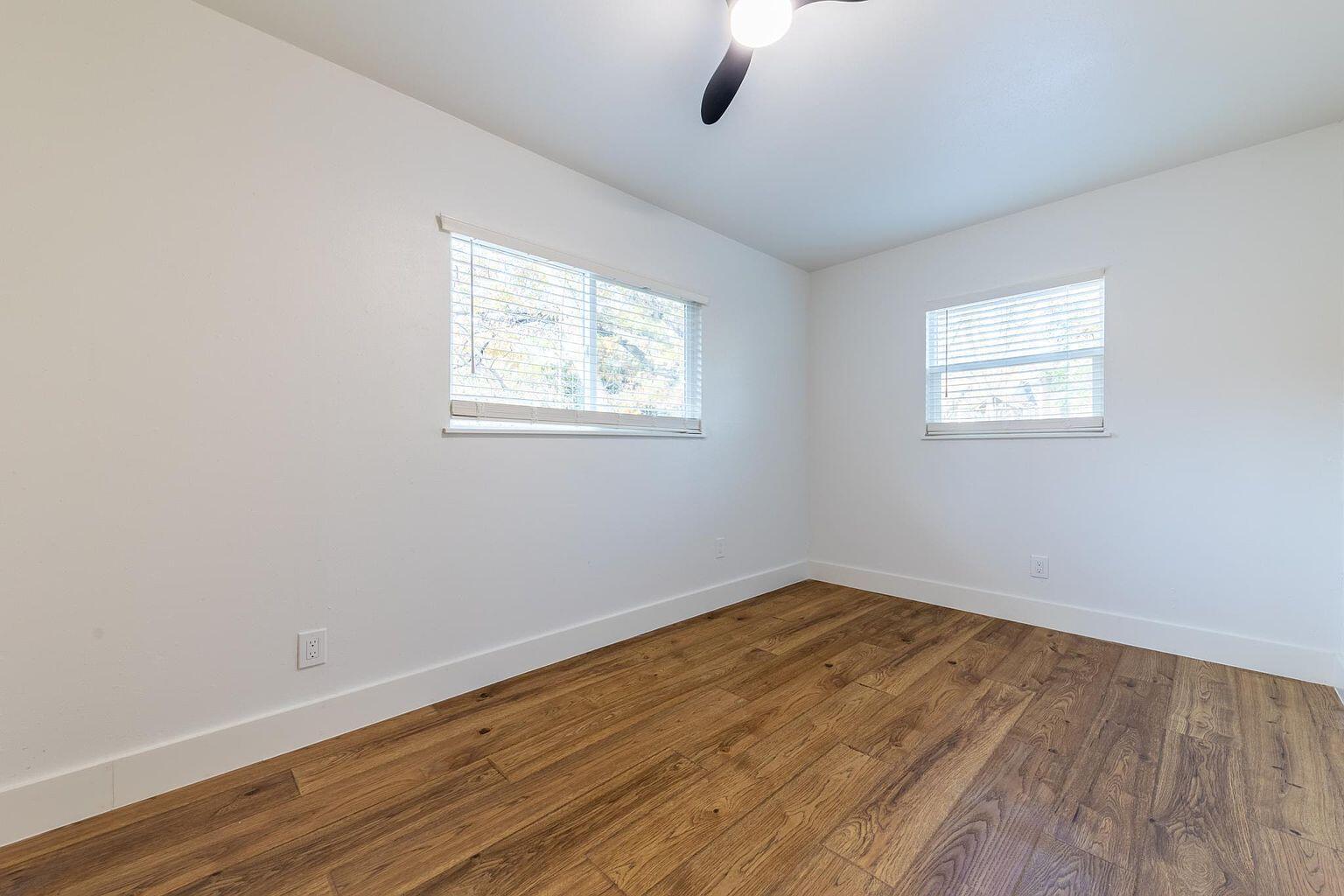 1614 Holly St Property Photo 10
