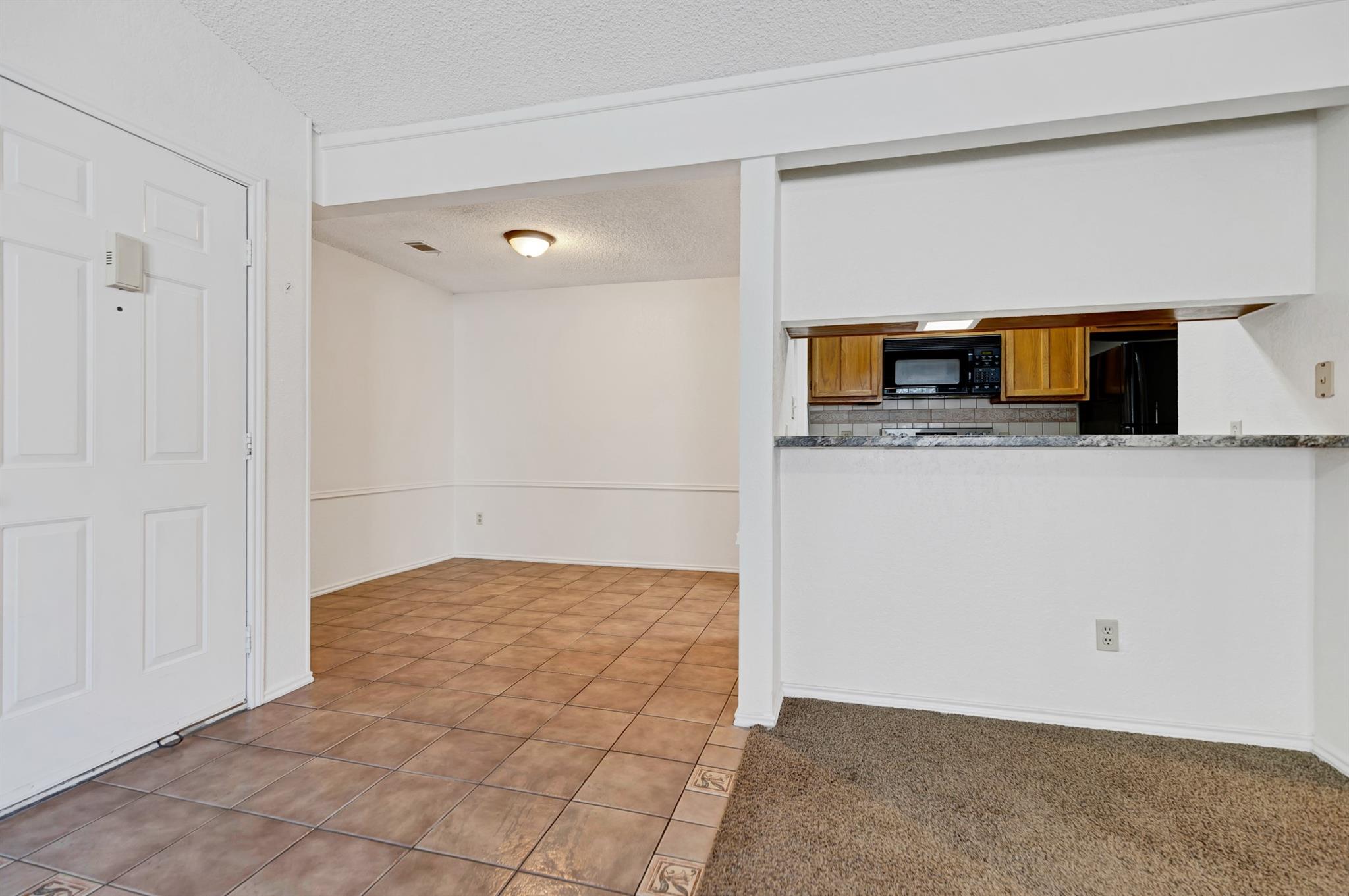 1202 Thorpe Ln #208 Property Photo 6