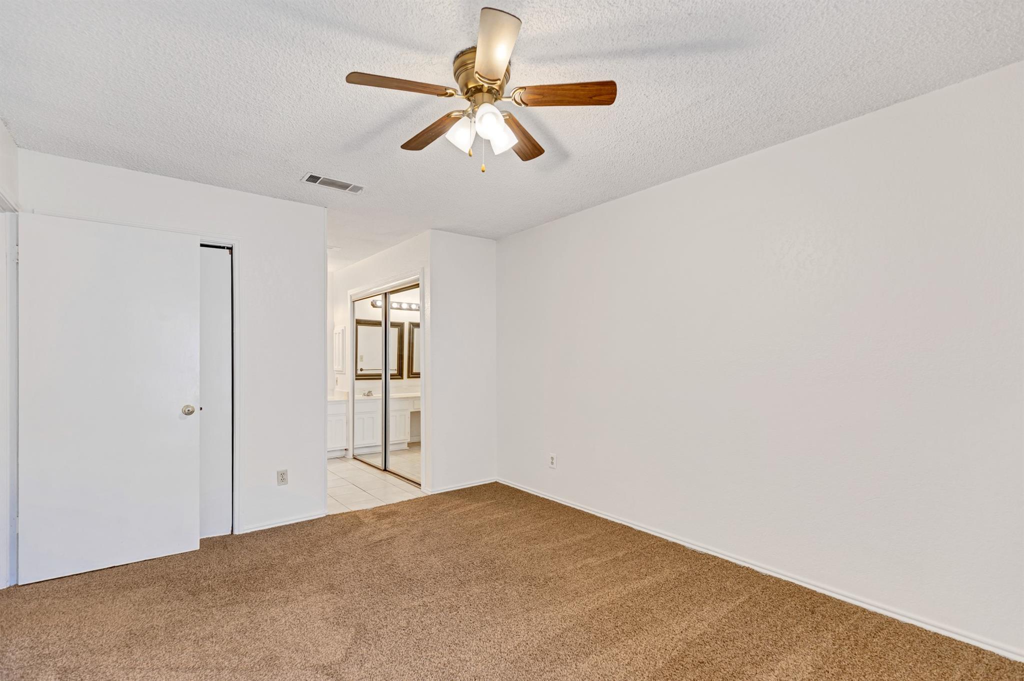 1202 Thorpe Ln #208 Property Photo 14