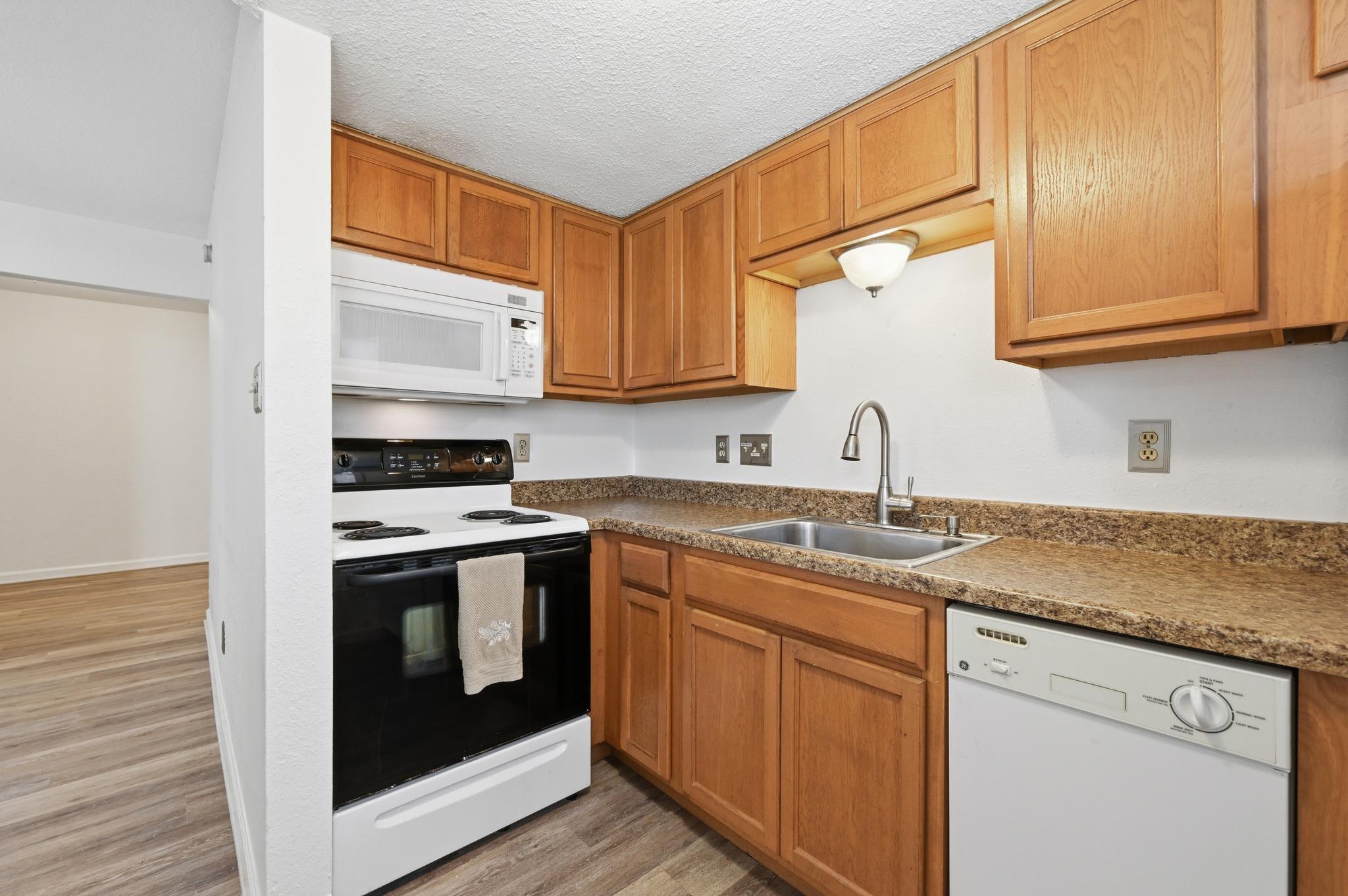 2500 Burleson Rd #402 Property Photo 10