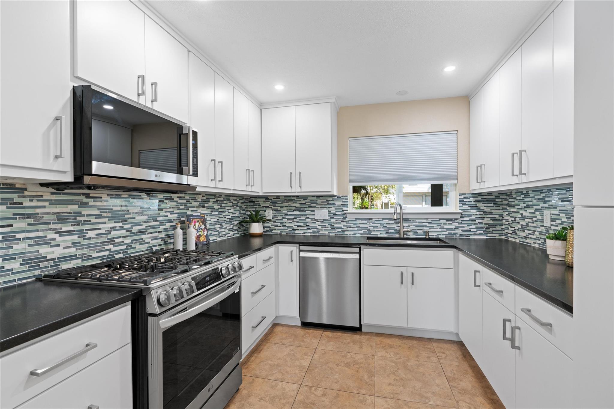 4111 Everest Ln Property Photo 4