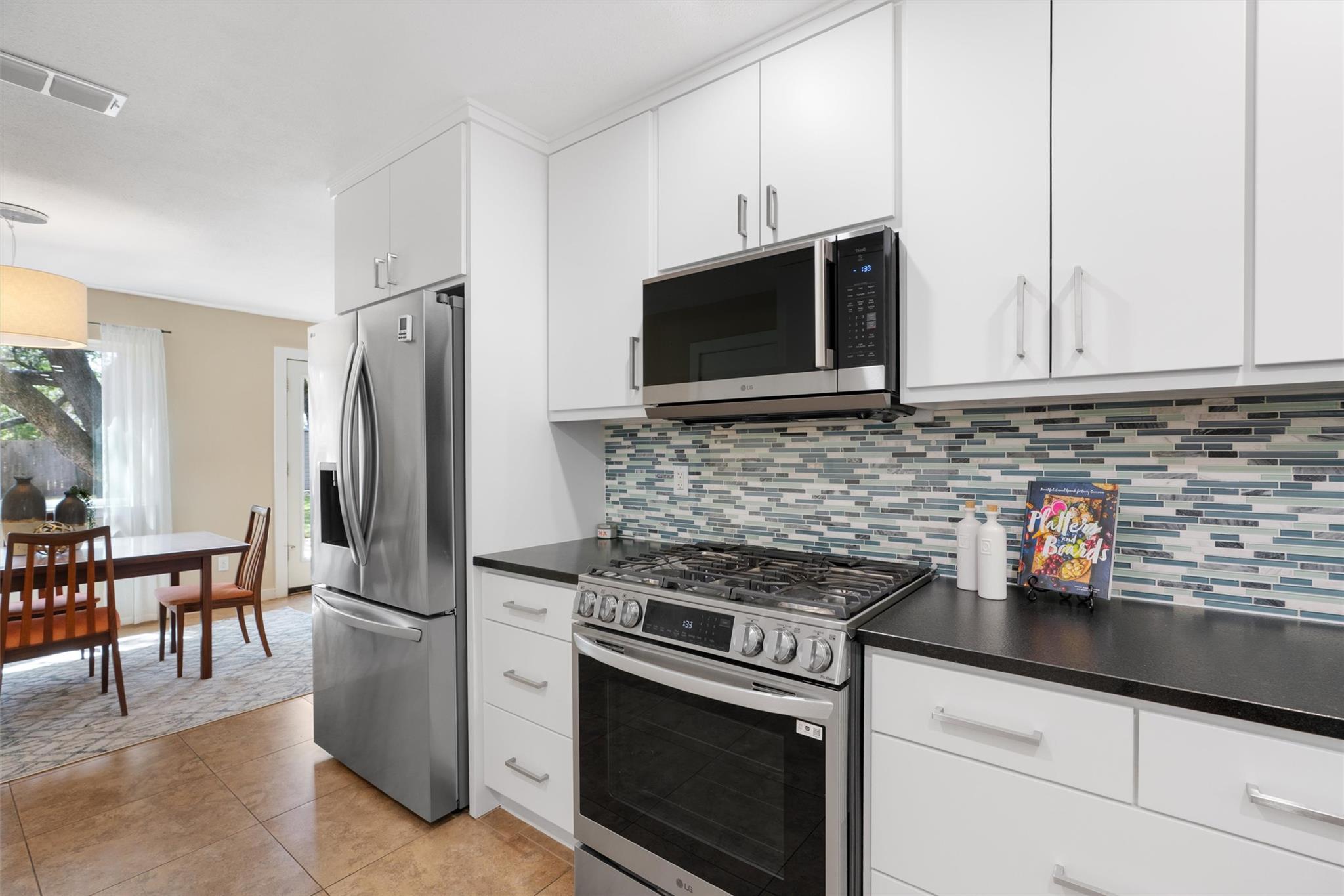 4111 Everest Ln Property Photo 11