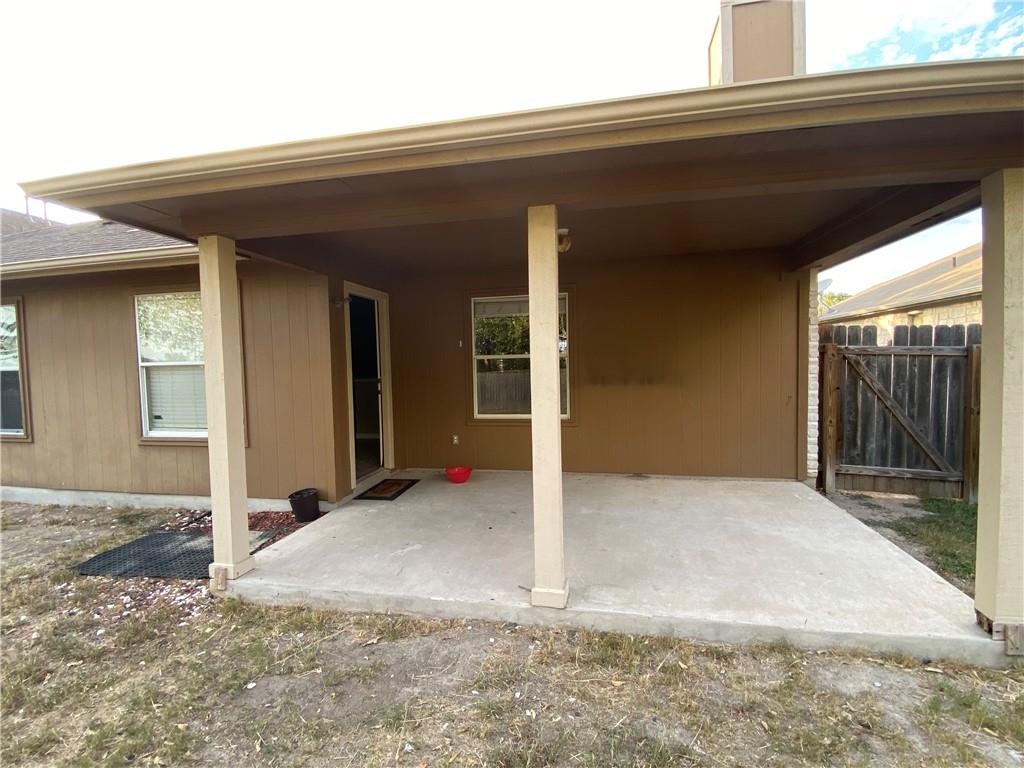 1413 Haley Gray Dr Property Photo 18