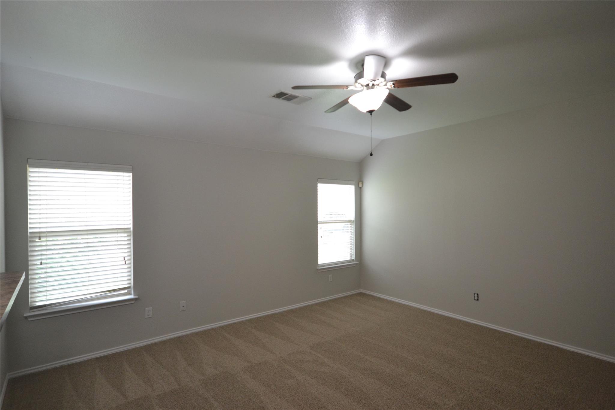 228 Falcon Ln Property Photo 6