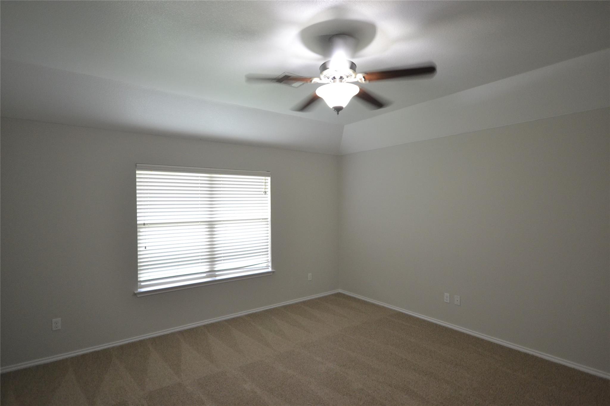 228 Falcon Ln Property Photo 8