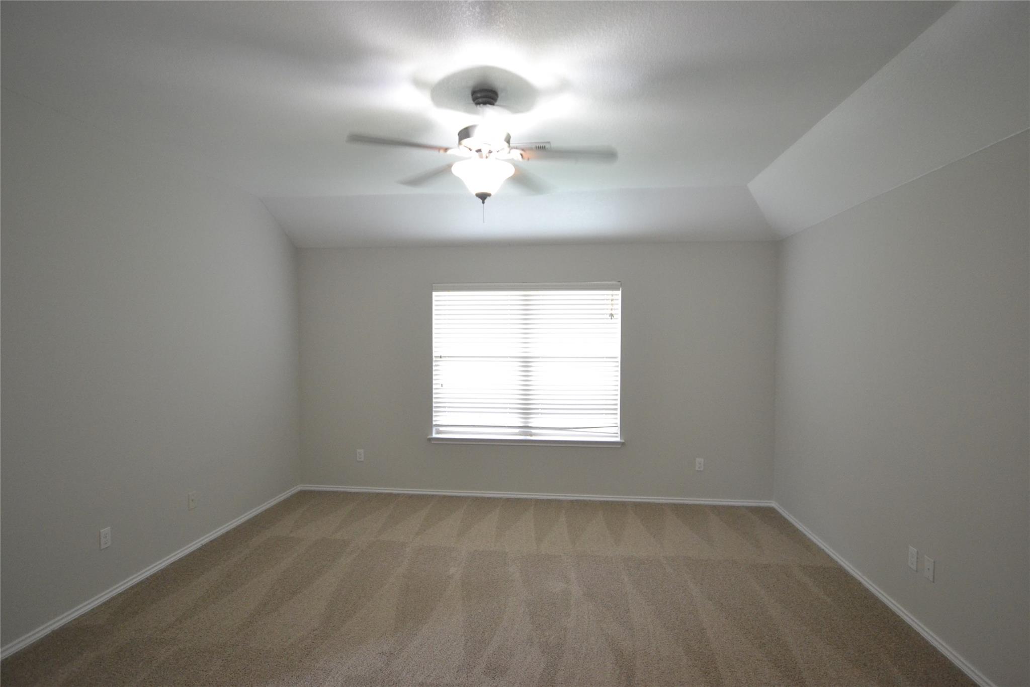 228 Falcon Ln Property Photo 9