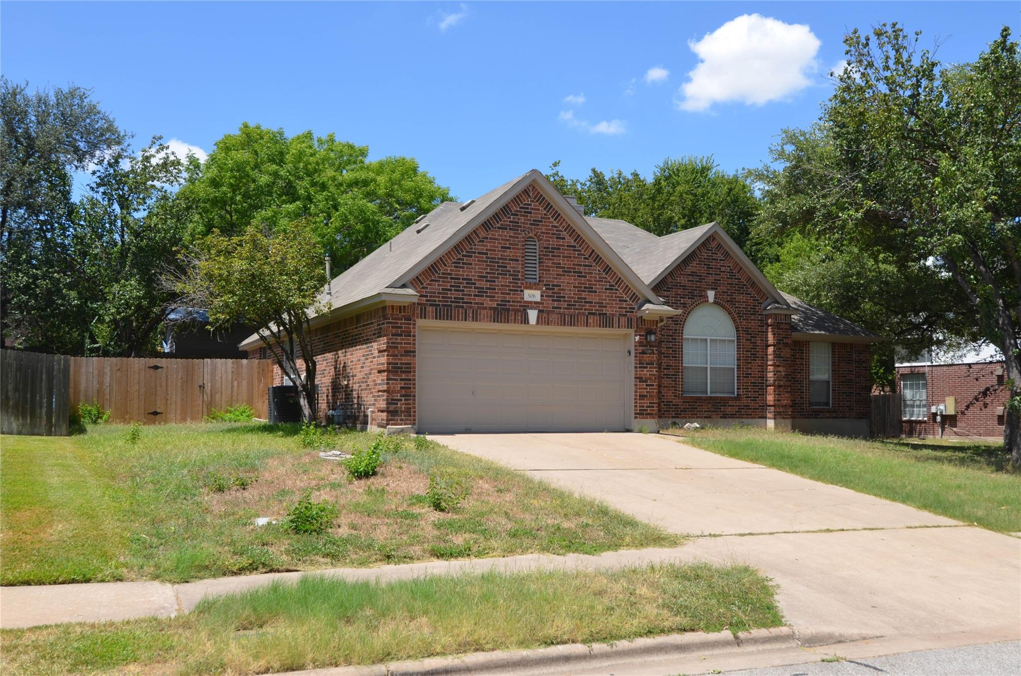 506 Pleasant Valley Dr Property Photo 3