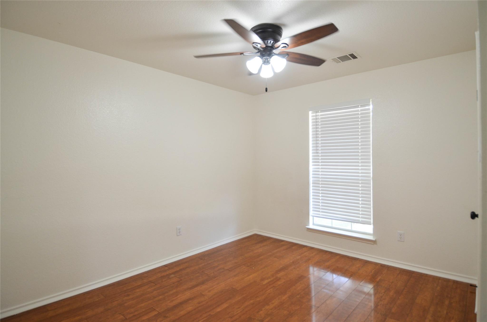 506 Pleasant Valley Dr Property Photo 11