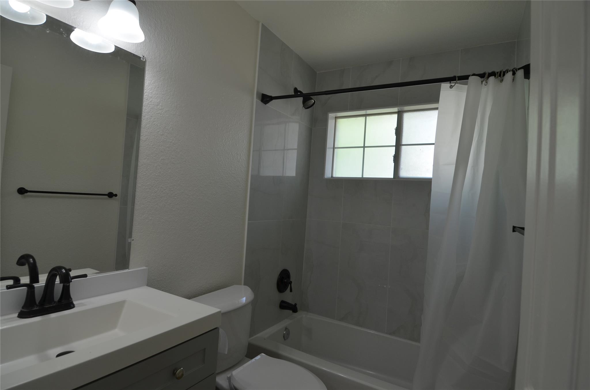 506 Pleasant Valley Dr Property Photo 12