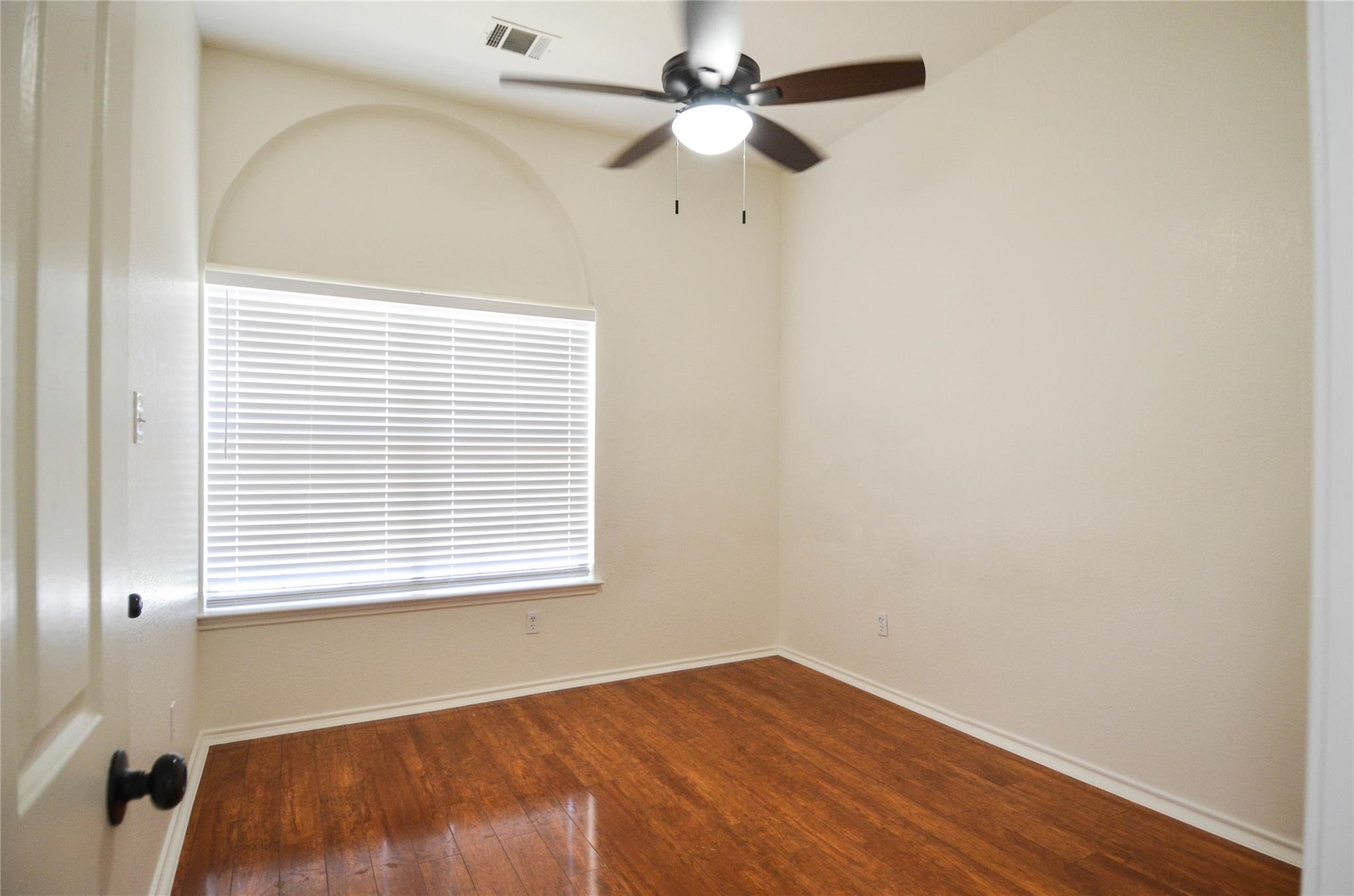 506 Pleasant Valley Dr Property Photo 13
