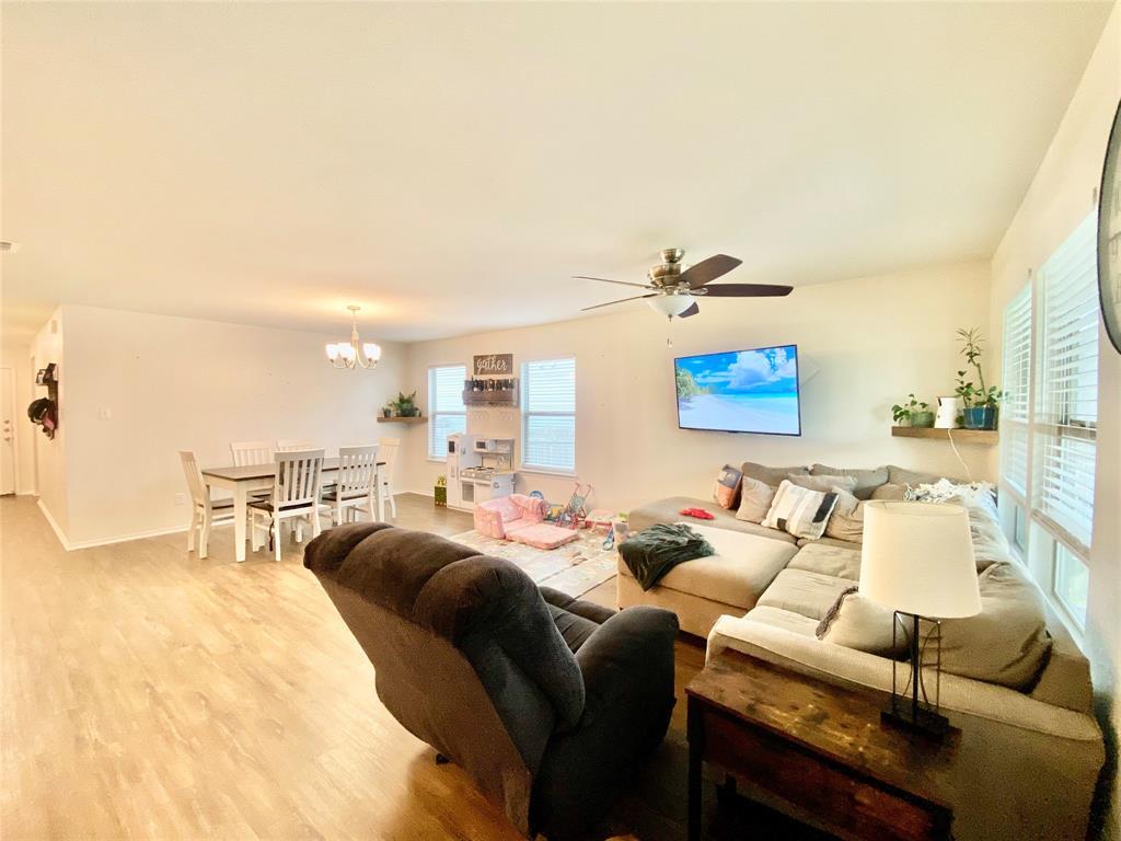 110 W Point Way Property Photo 3