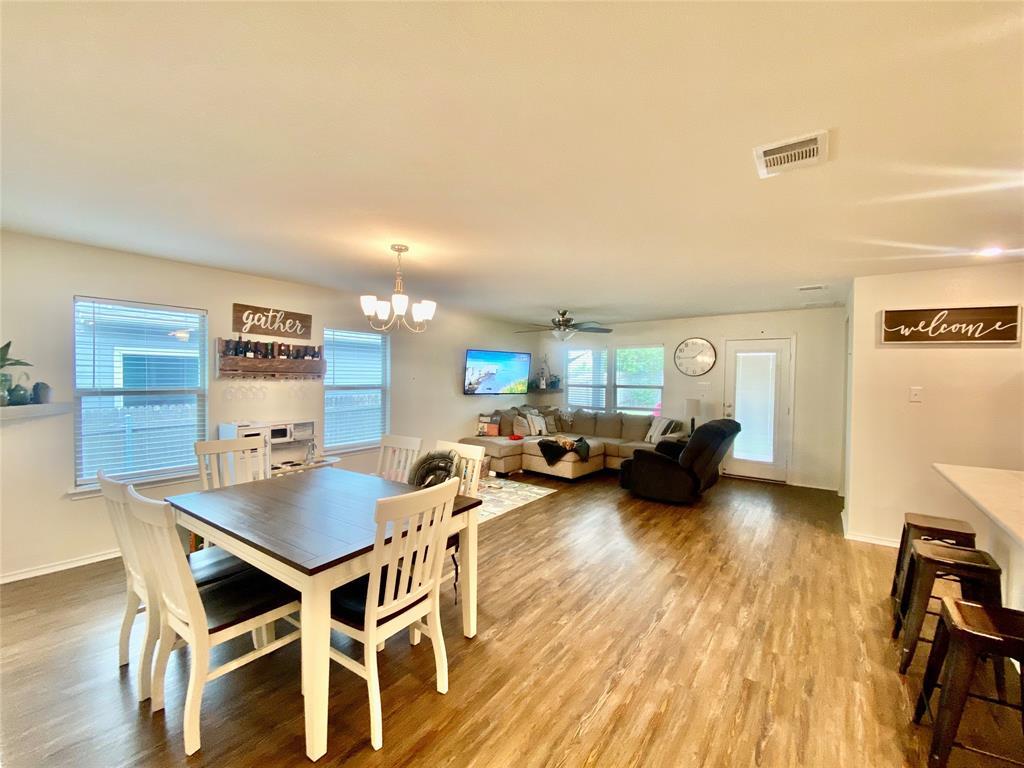 110 W Point Way Property Photo 4