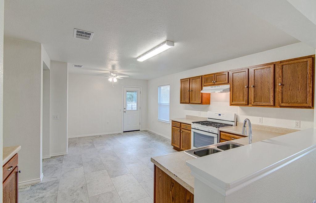 7505 Aspen Brook Dr Property Photo 4