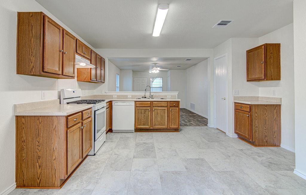 7505 Aspen Brook Dr Property Photo 5
