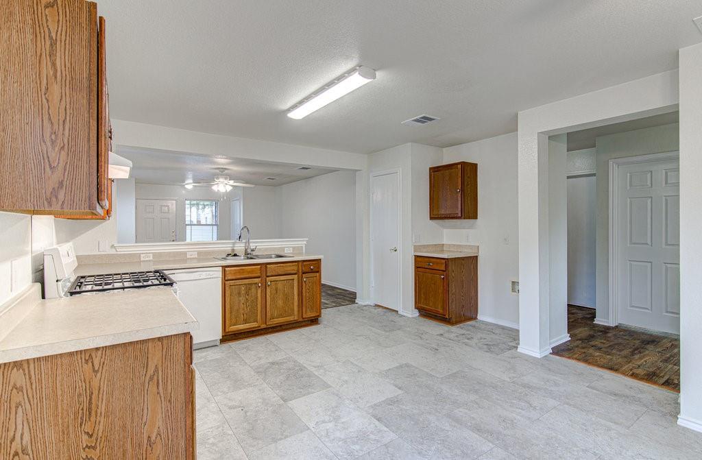 7505 Aspen Brook Dr Property Photo 6