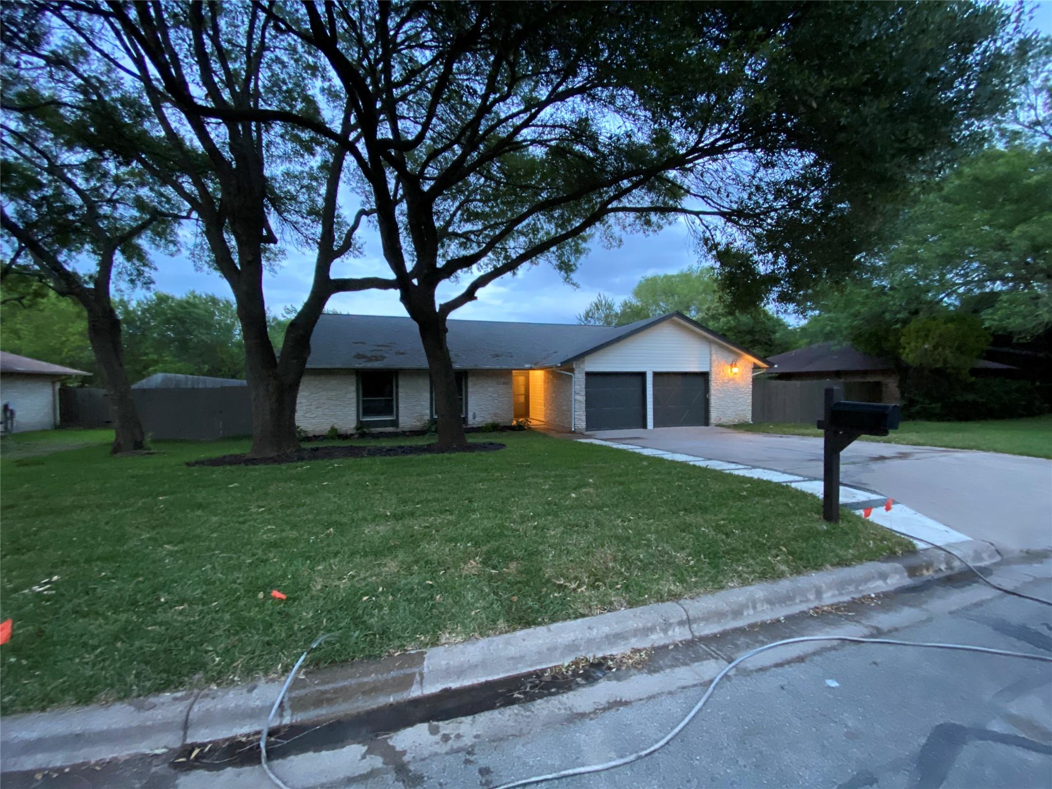 13307 Effingham St Property Photo 1