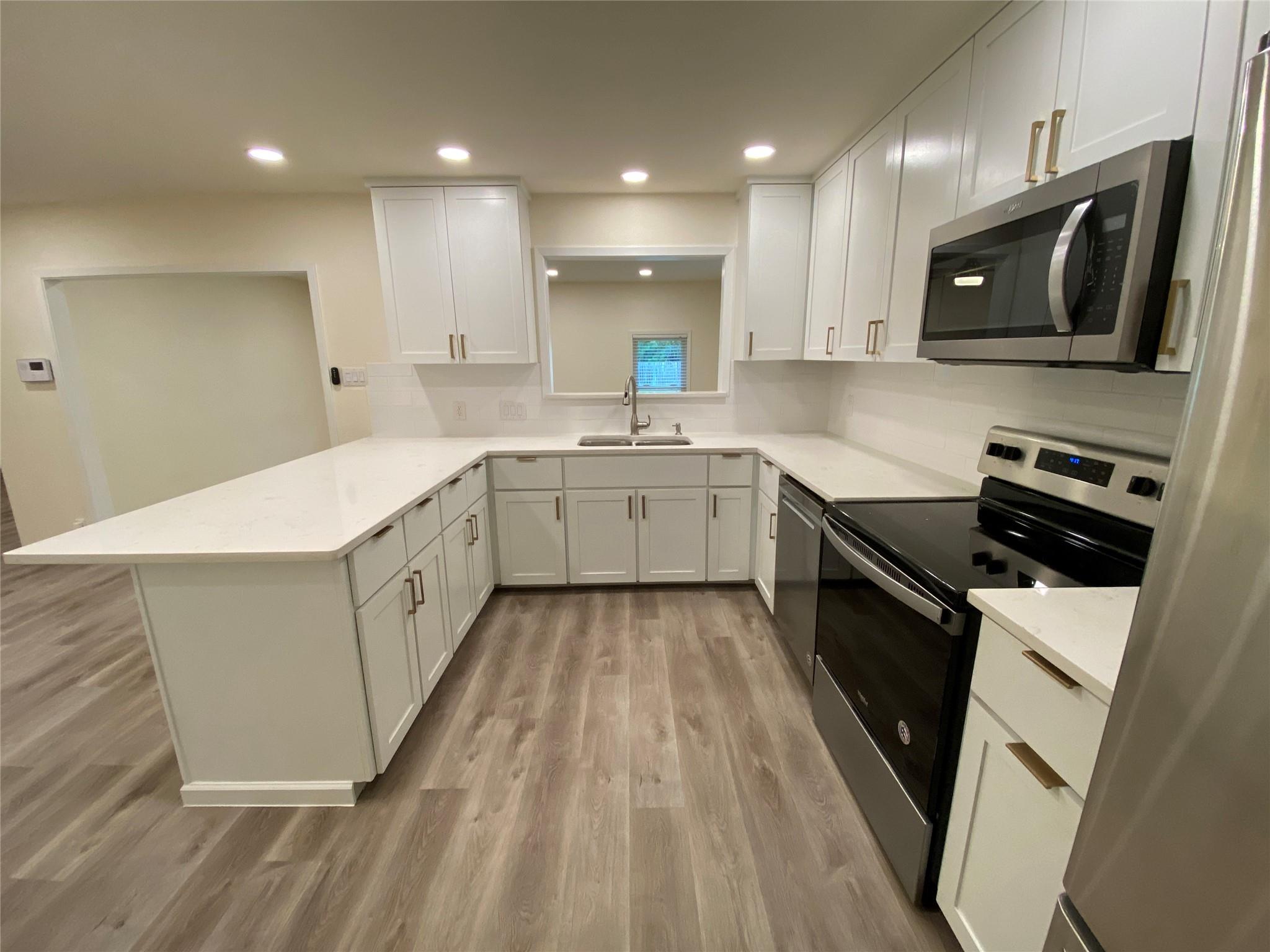 13307 Effingham St Property Photo 10